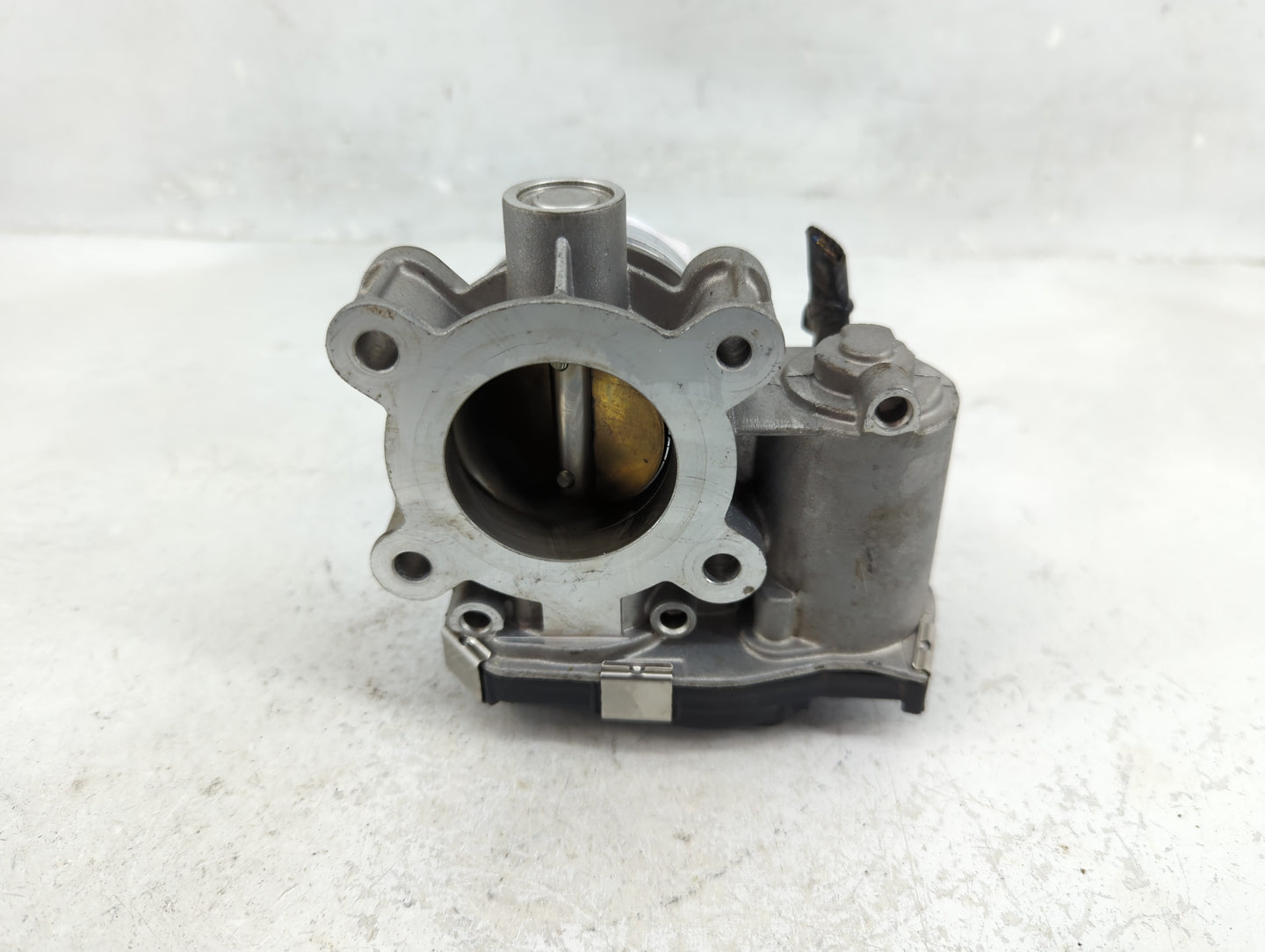 2016-2021 Chevrolet Malibu Throttle Body P/N:12671379AA Fits Fits 2016 2017 2018 2019 2020 2021 2022 OEM Used Auto Parts - O