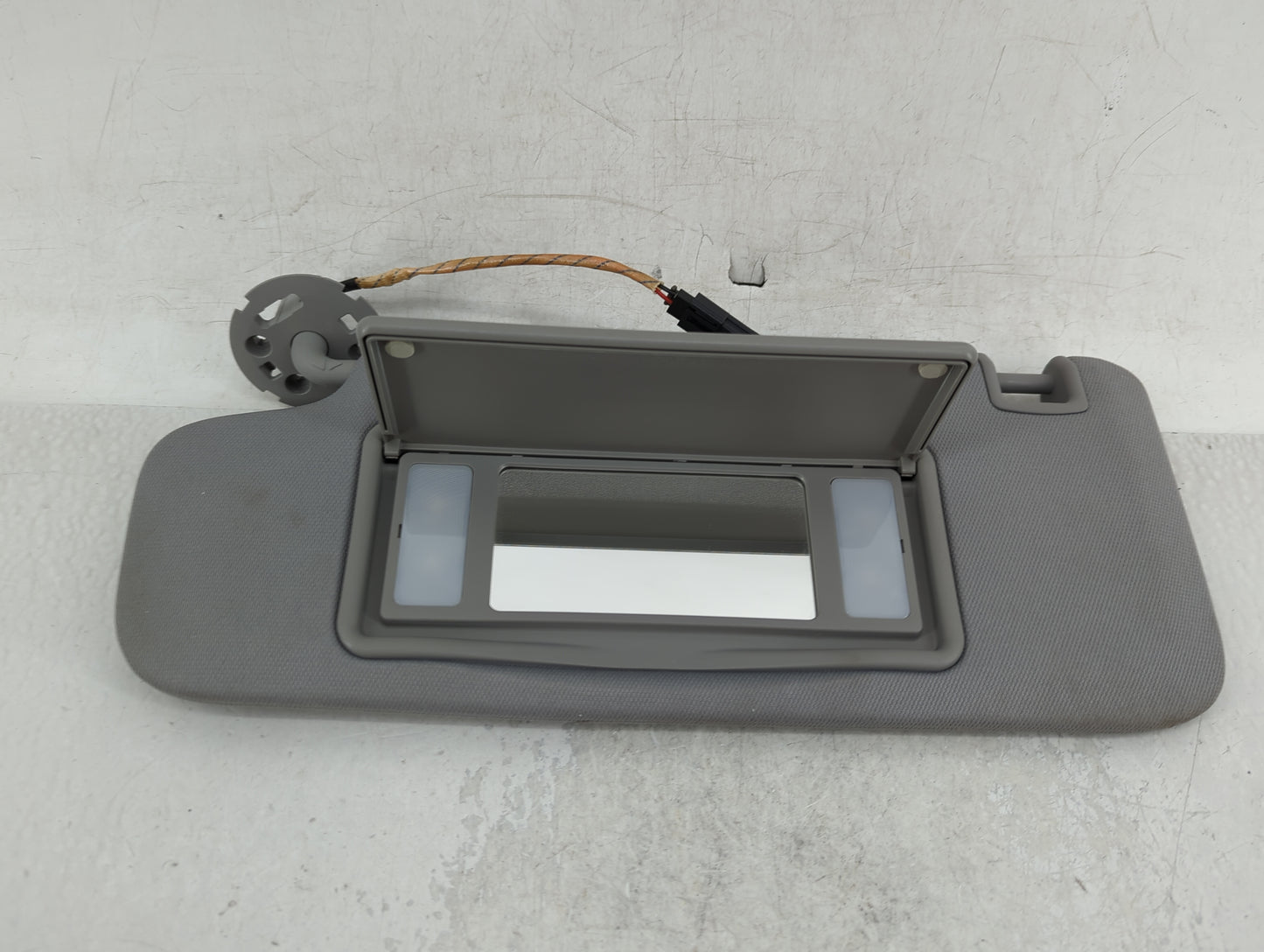 2016-2021 Chevrolet Malibu Sun Visor Shade Replacement Driver Left Mirror Fits Fits 2016 2017 2018 2019 2020 2021 OEM Used A