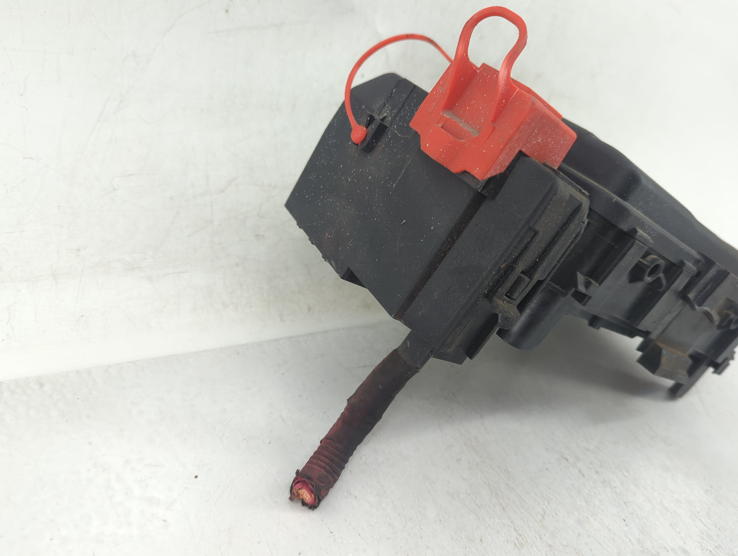 2016-2017 Chevrolet Malibu Fusebox Fuse Box Panel Relay Module Fits Fits 2016 2017 OEM Used Auto Parts - Oemusedautoparts1.c