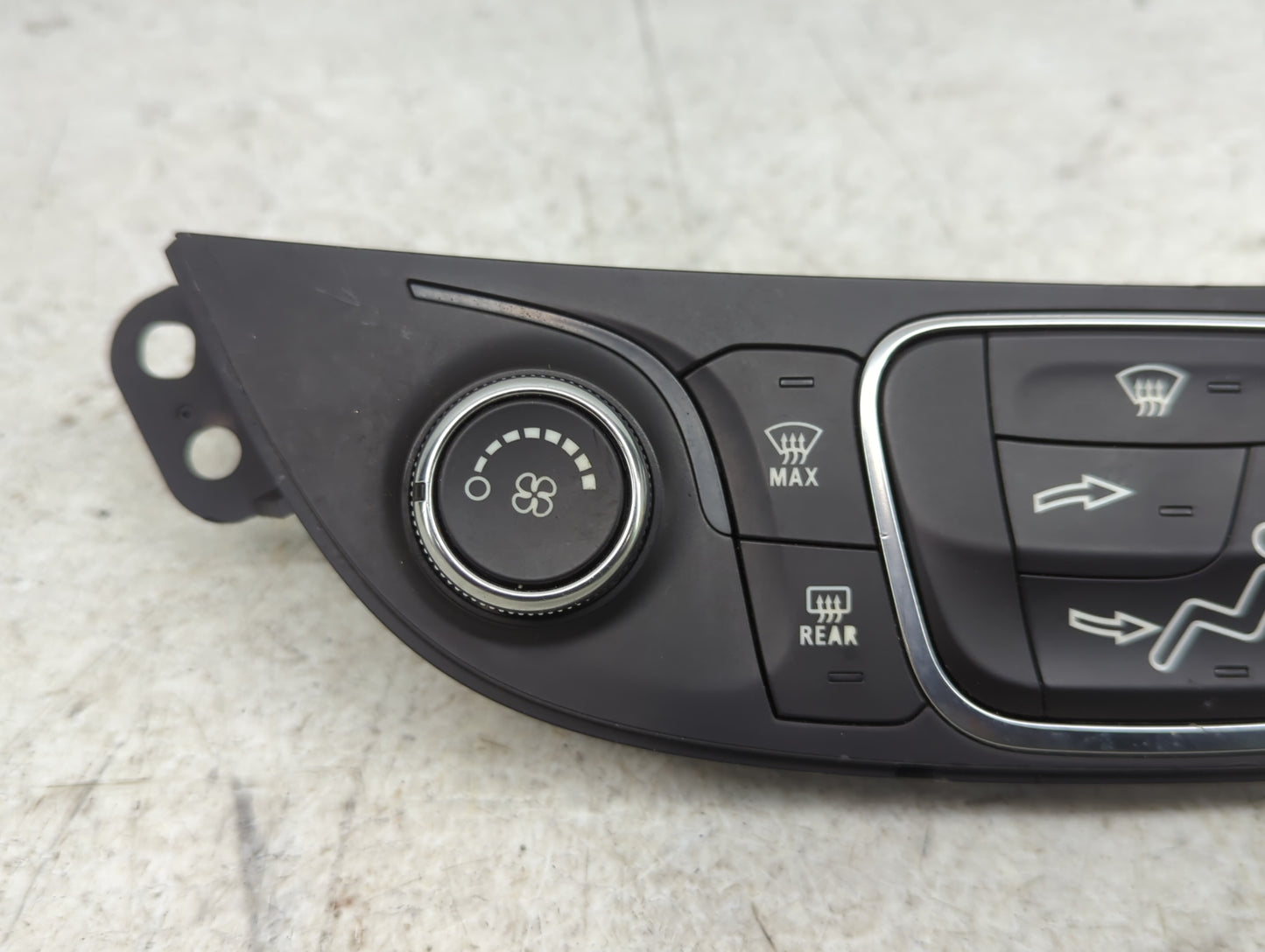 2016-2017 Chevrolet Malibu Climate Control Module Temperature AC/Heater Replacement P/N:84178406 7370200000000X Fits OEM Use