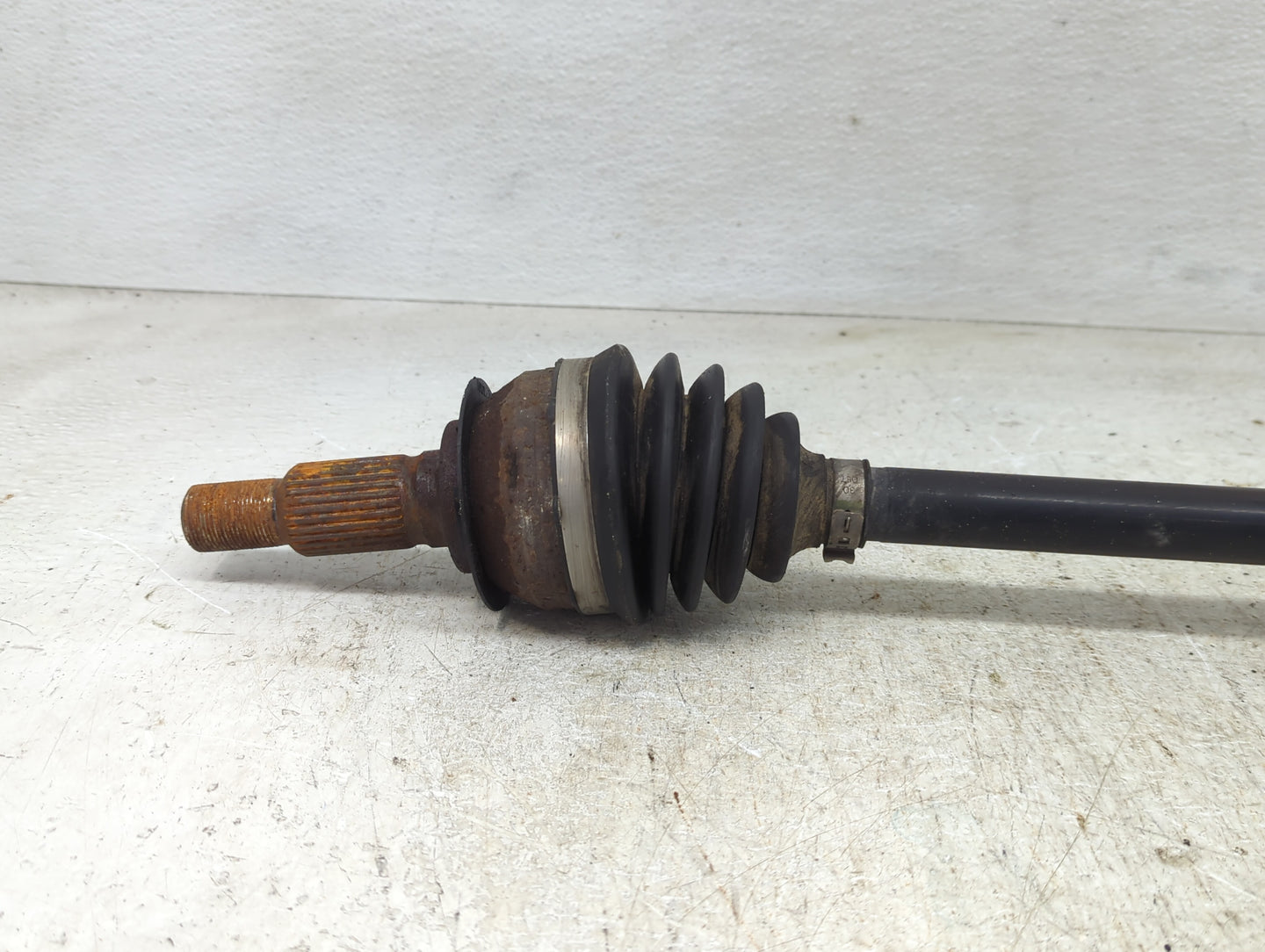 2016-2018 Chevrolet Malibu Axle Shaft Front Passenger Cv C/v - Oemusedautoparts1.com