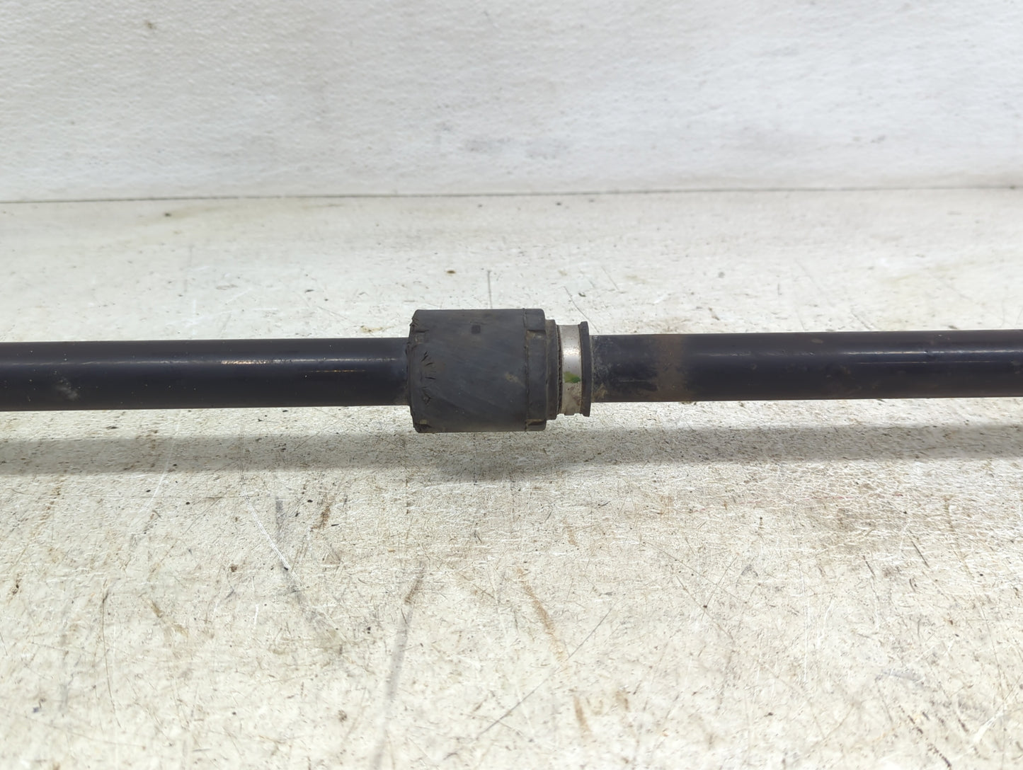 2016-2018 Chevrolet Malibu Axle Shaft Front Passenger Cv C/v - Oemusedautoparts1.com