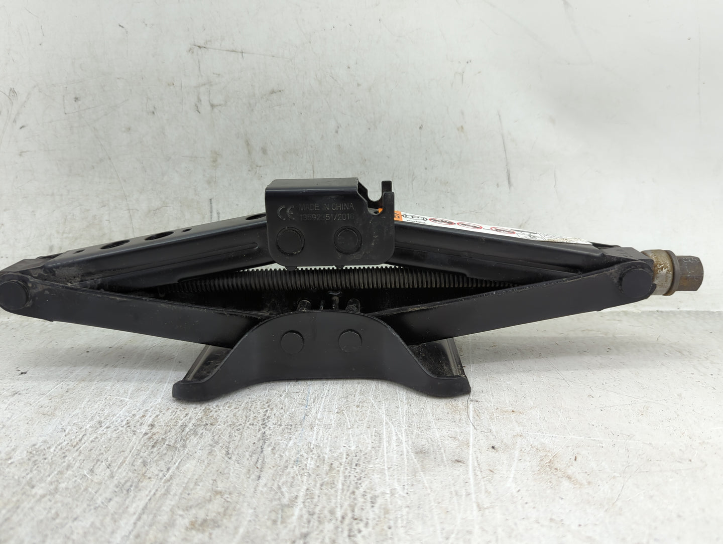 2017 Chevrolet Malibu Spare Scissor Car Jack - Oemusedautoparts1.com