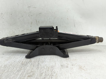 2017 Chevrolet Malibu Spare Scissor Car Jack - Oemusedautoparts1.com