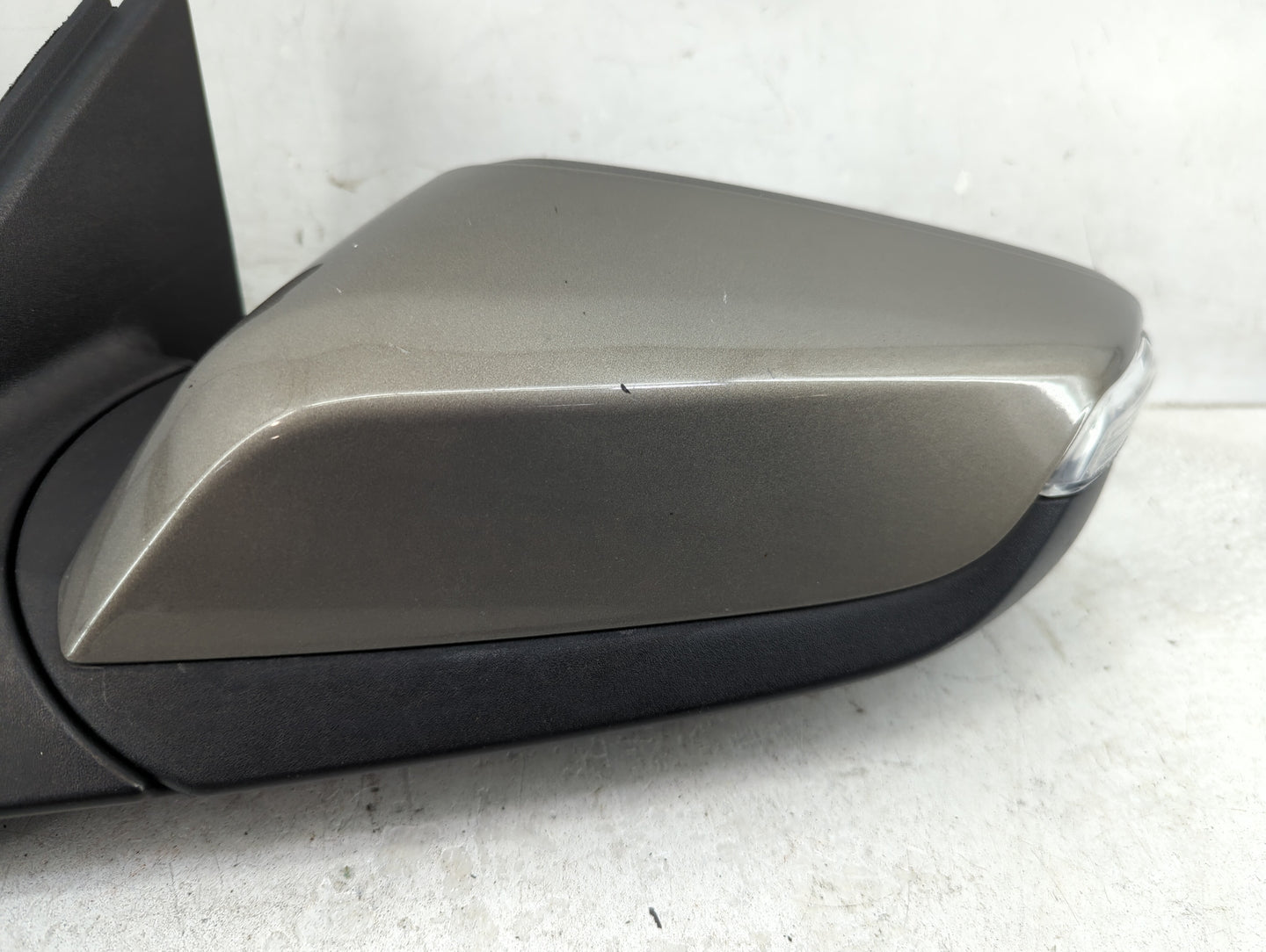 2016-2018 Chevrolet Malibu Driver Side View Mirror - Left Door Mirror OEM Used - Oemusedautoparts1.com