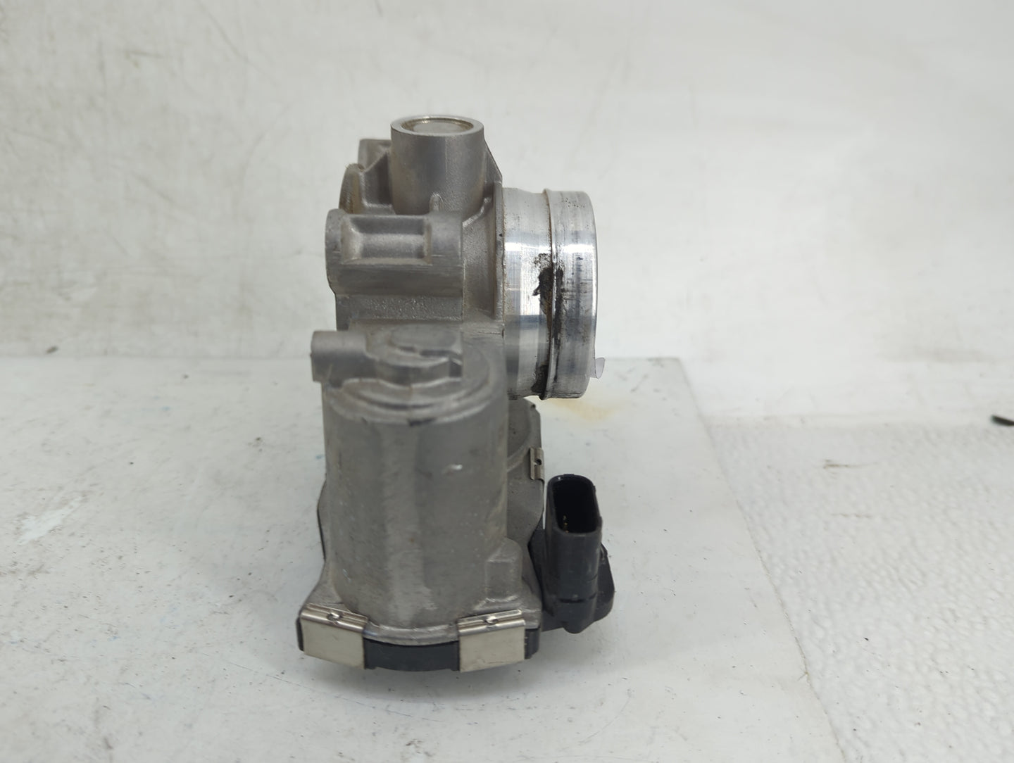2016-2021 Chevrolet Malibu Throttle Body P/N:12671379AA Fits Fits 2016 2017 2018 2019 2020 2021 2022 OEM Used Auto Parts - O