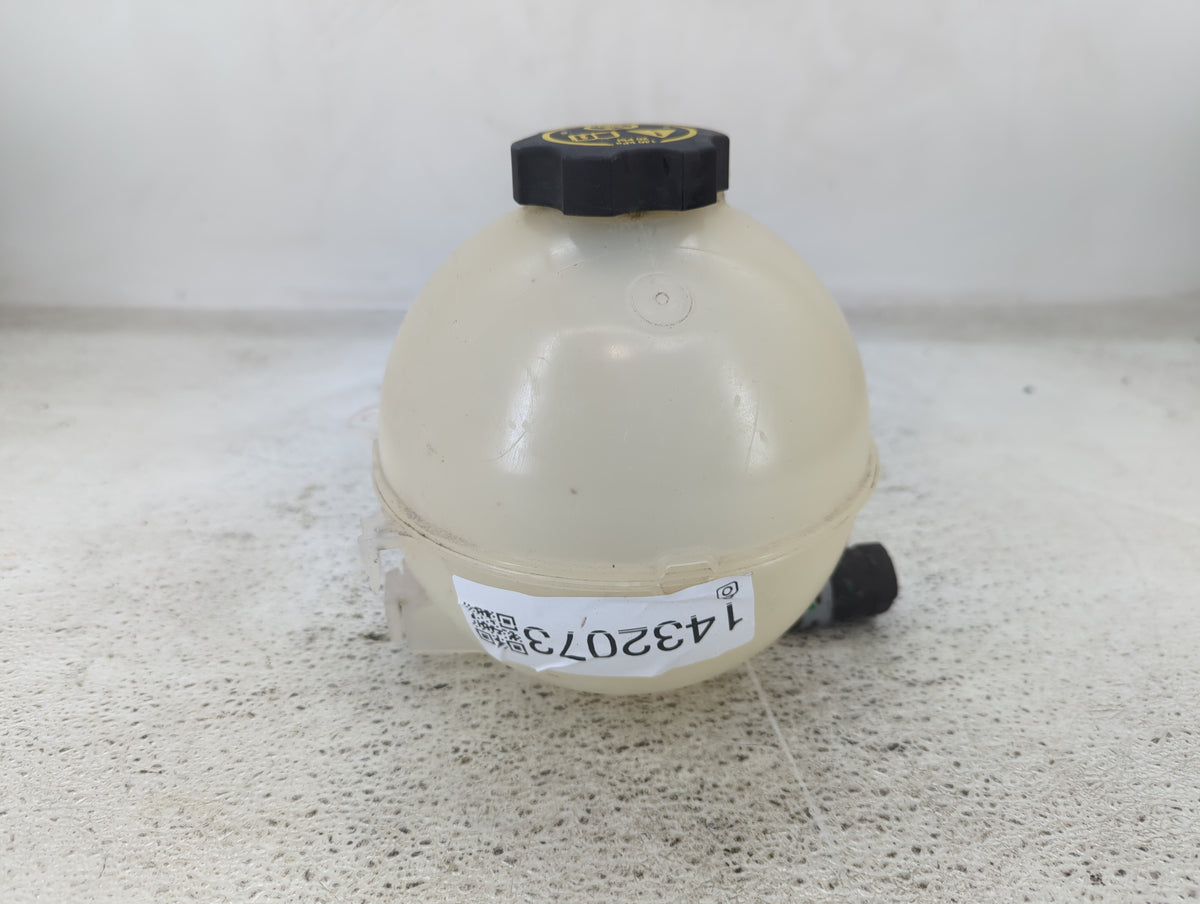 2016 Chevrolet Malibu Radiator Coolant Overflow Expansion Tank Bottle 1432073 - Oemusedautoparts1.com