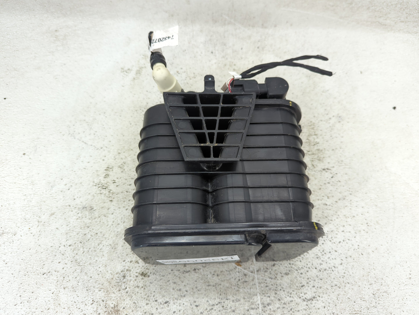 2017 Chevrolet Malibu Fuel Vapor Charcoal Canister 1432099 - Oemusedautoparts1.com