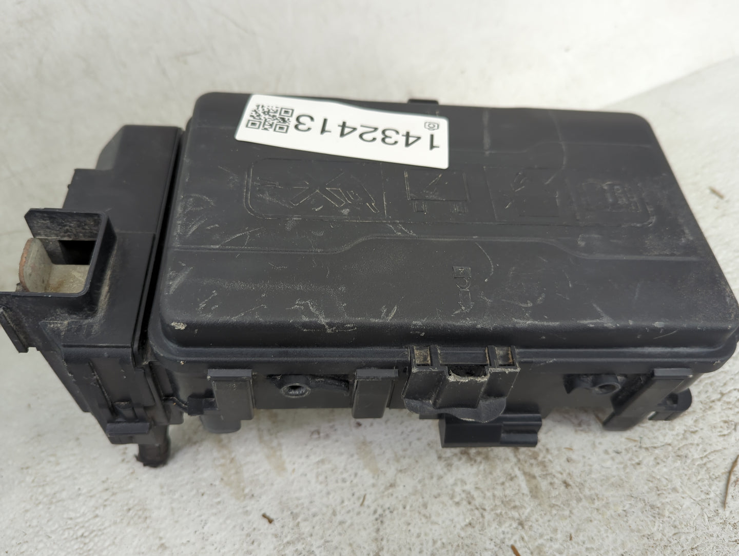 2016-2017 Chevrolet Malibu Fusebox Fuse Box Panel Relay Module Fits Fits 2016 2017 OEM Used Auto Parts - Oemusedautoparts1.c