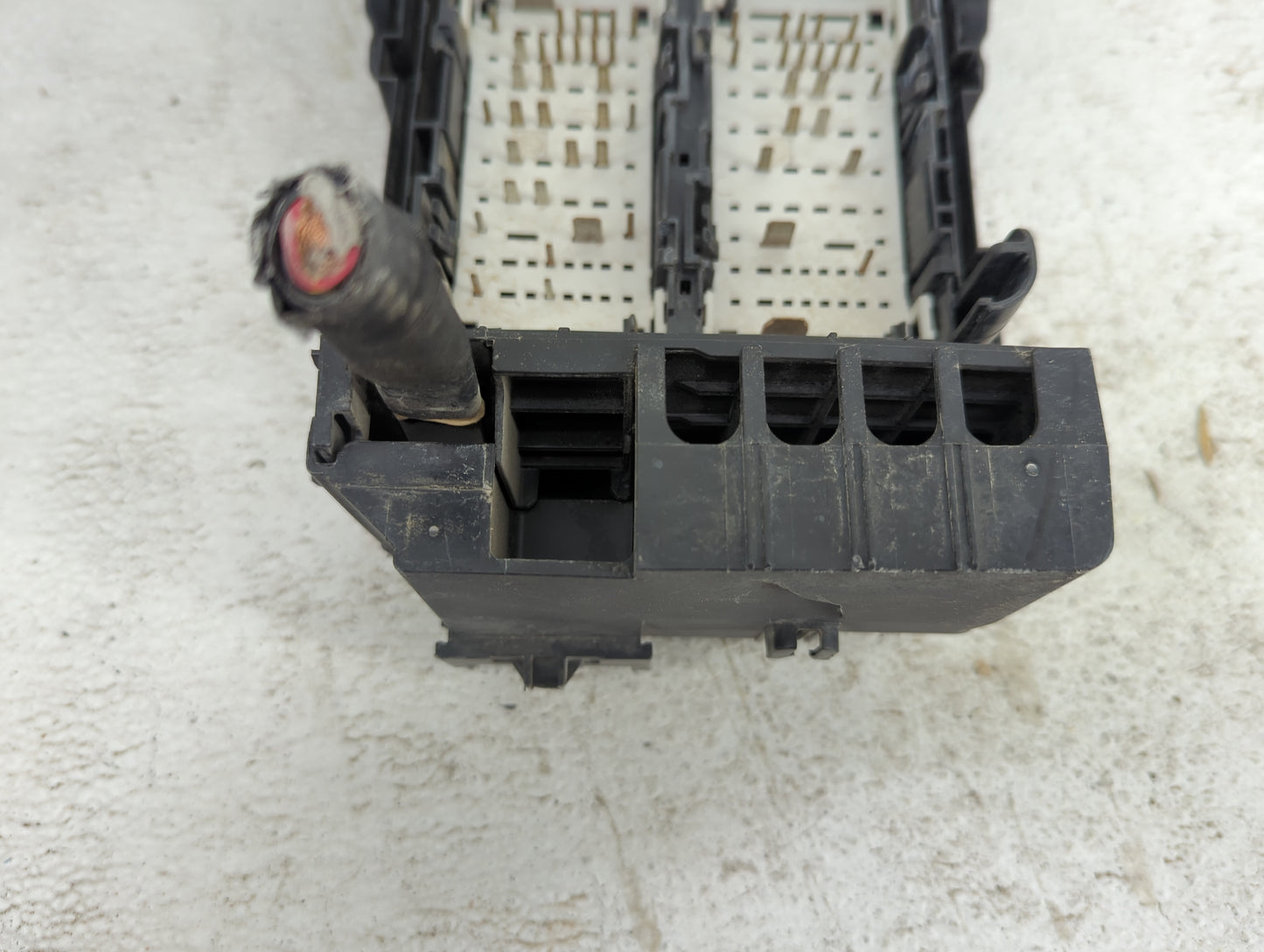 2016-2017 Chevrolet Malibu Fusebox Fuse Box Panel Relay Module Fits Fits 2016 2017 OEM Used Auto Parts - Oemusedautoparts1.c
