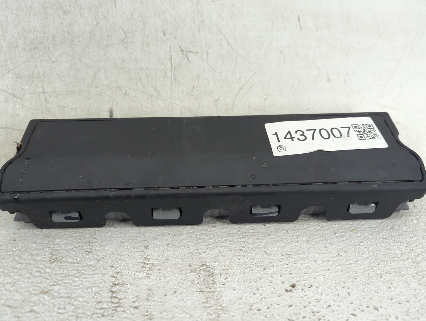 2016-2021 Chevrolet Malibu Air Bag Driver Left Knee OEM P/N:23420286 13594445, 22823445 Fits Fits 2016 2017 2018 2019 2020 2