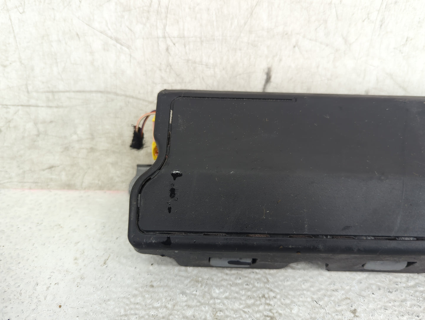 2016-2021 Chevrolet Malibu Air Bag Driver Left Knee OEM P/N:23420286 13594445, 22823445 Fits Fits 2016 2017 2018 2019 2020 2