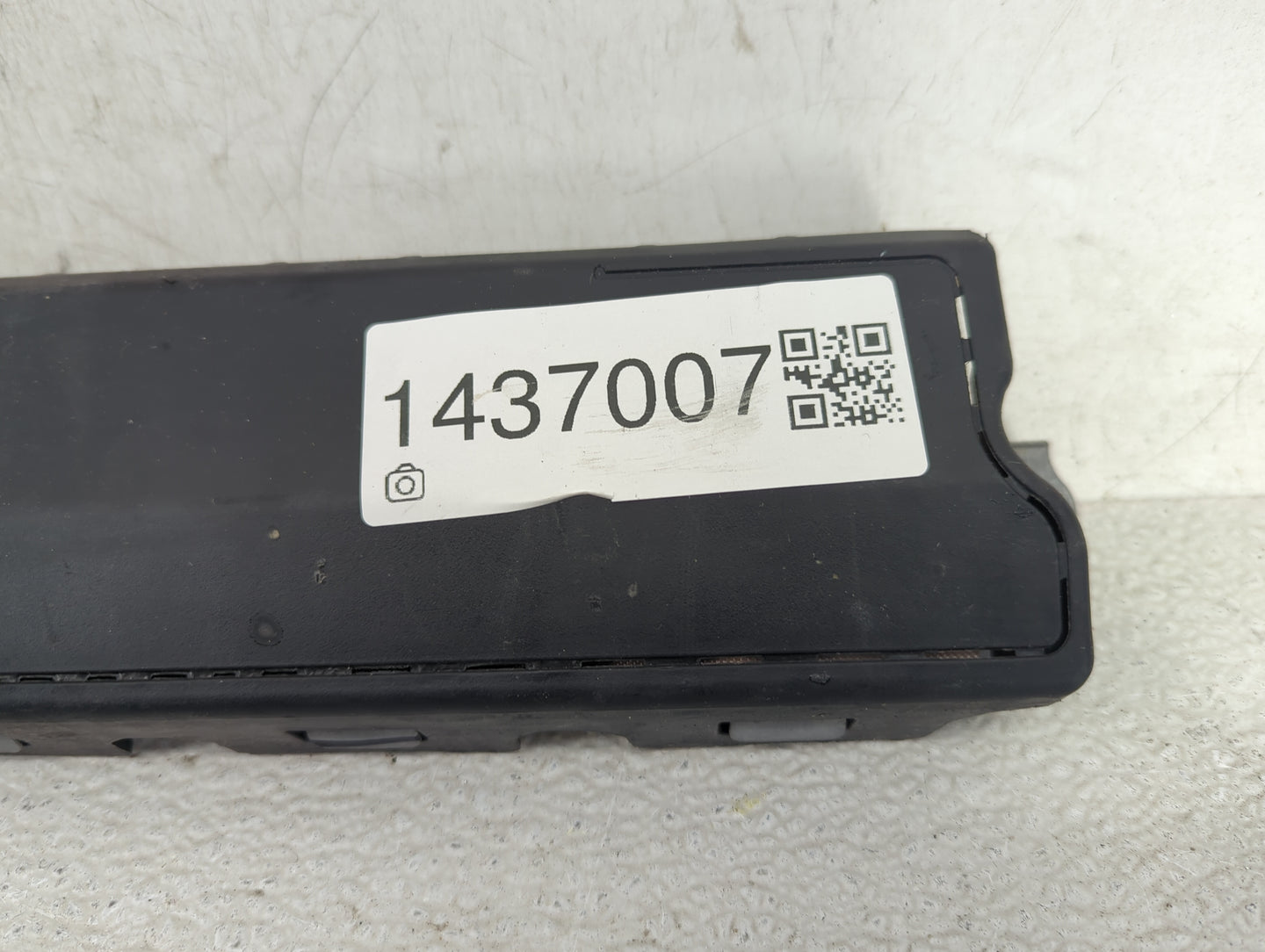 2016-2021 Chevrolet Malibu Air Bag Driver Left Knee OEM P/N:23420286 13594445, 22823445 Fits Fits 2016 2017 2018 2019 2020 2
