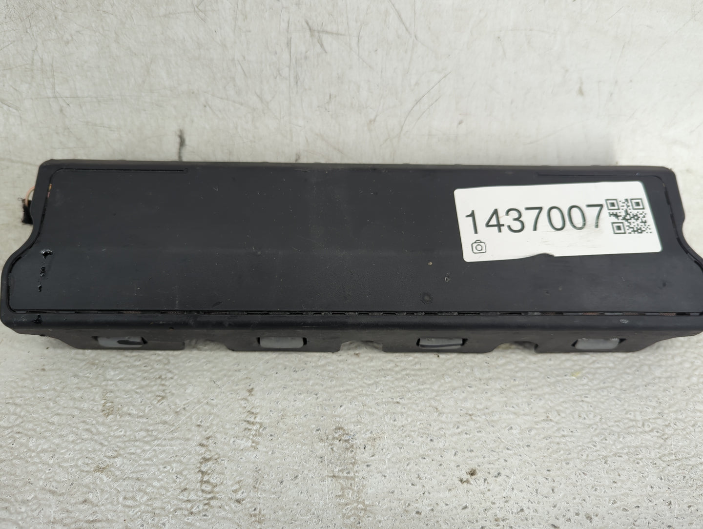 2016-2021 Chevrolet Malibu Air Bag Driver Left Knee OEM P/N:23420286 13594445, 22823445 Fits Fits 2016 2017 2018 2019 2020 2