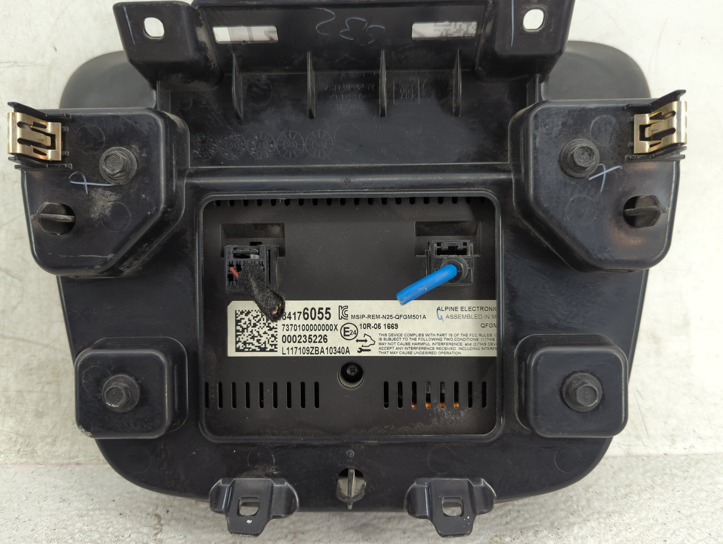2016-2017 Chevrolet Malibu Radio AM FM Cd Player Receiver Replacement P/N:84176055 Fits Fits 2016 2017 OEM Used Auto Parts -