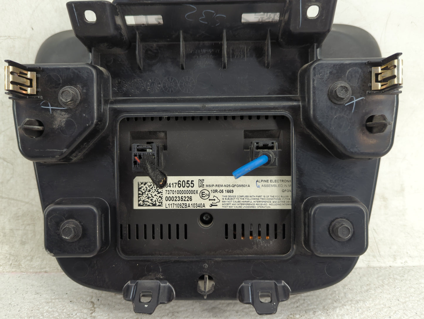 2016-2017 Chevrolet Malibu Radio AM FM Cd Player Receiver Replacement P/N:84176055 Fits Fits 2016 2017 OEM Used Auto Parts -