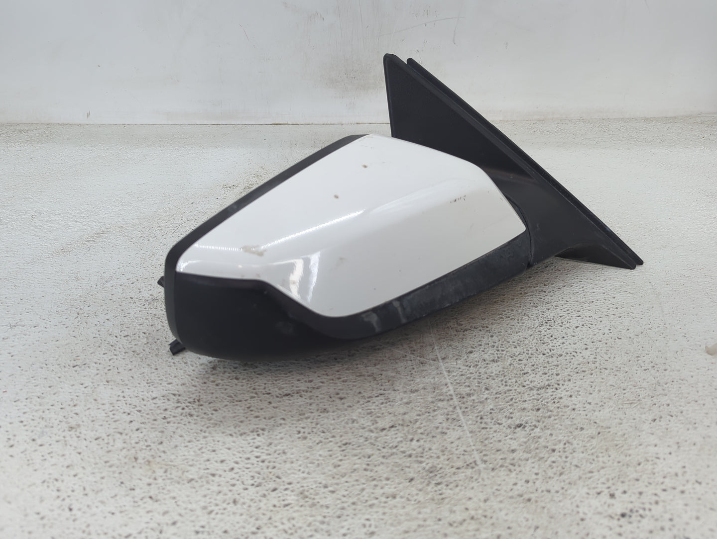 2016-2018 Chevrolet Malibu Passenger Side View Mirror - Right Door Mirror OEM Used - Oemusedautoparts1.com