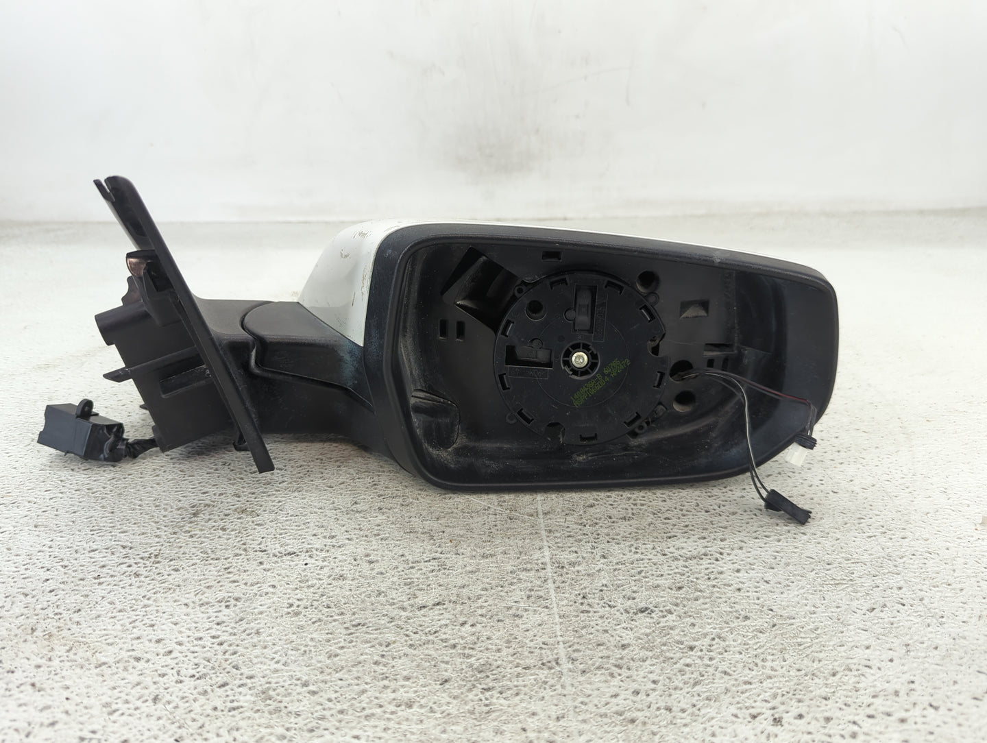2016-2018 Chevrolet Malibu Passenger Side View Mirror - Right Door Mirror OEM Used - Oemusedautoparts1.com