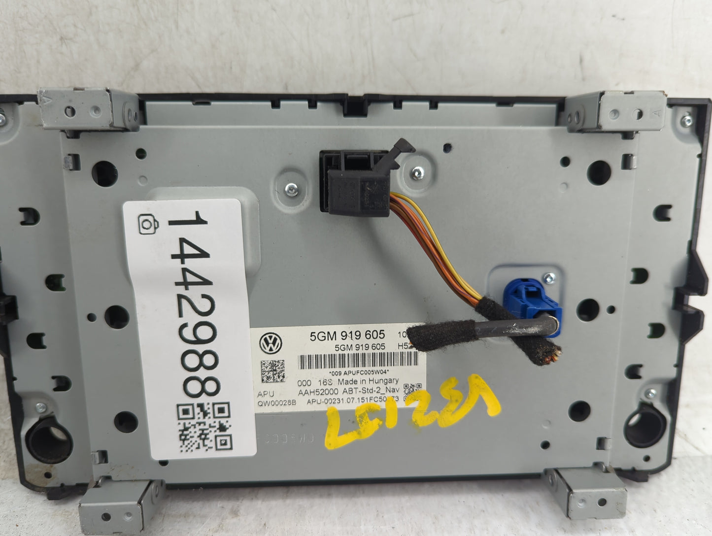 Chevrolet Malibu Information Display Screen - Oemusedautoparts1.com