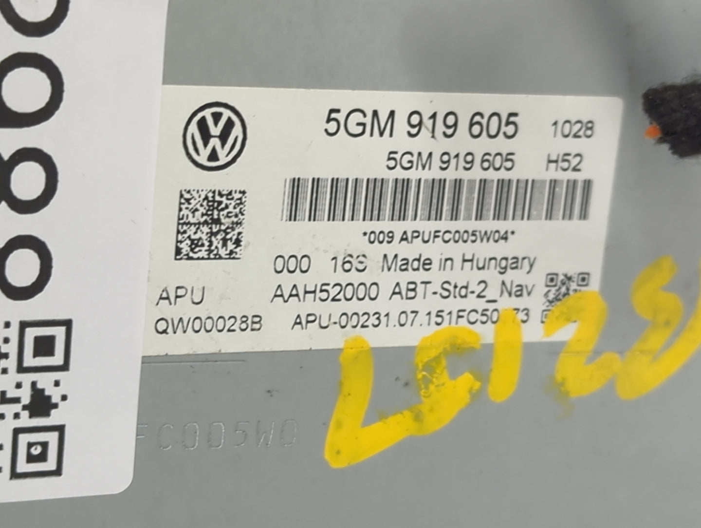 Chevrolet Malibu Information Display Screen - Oemusedautoparts1.com