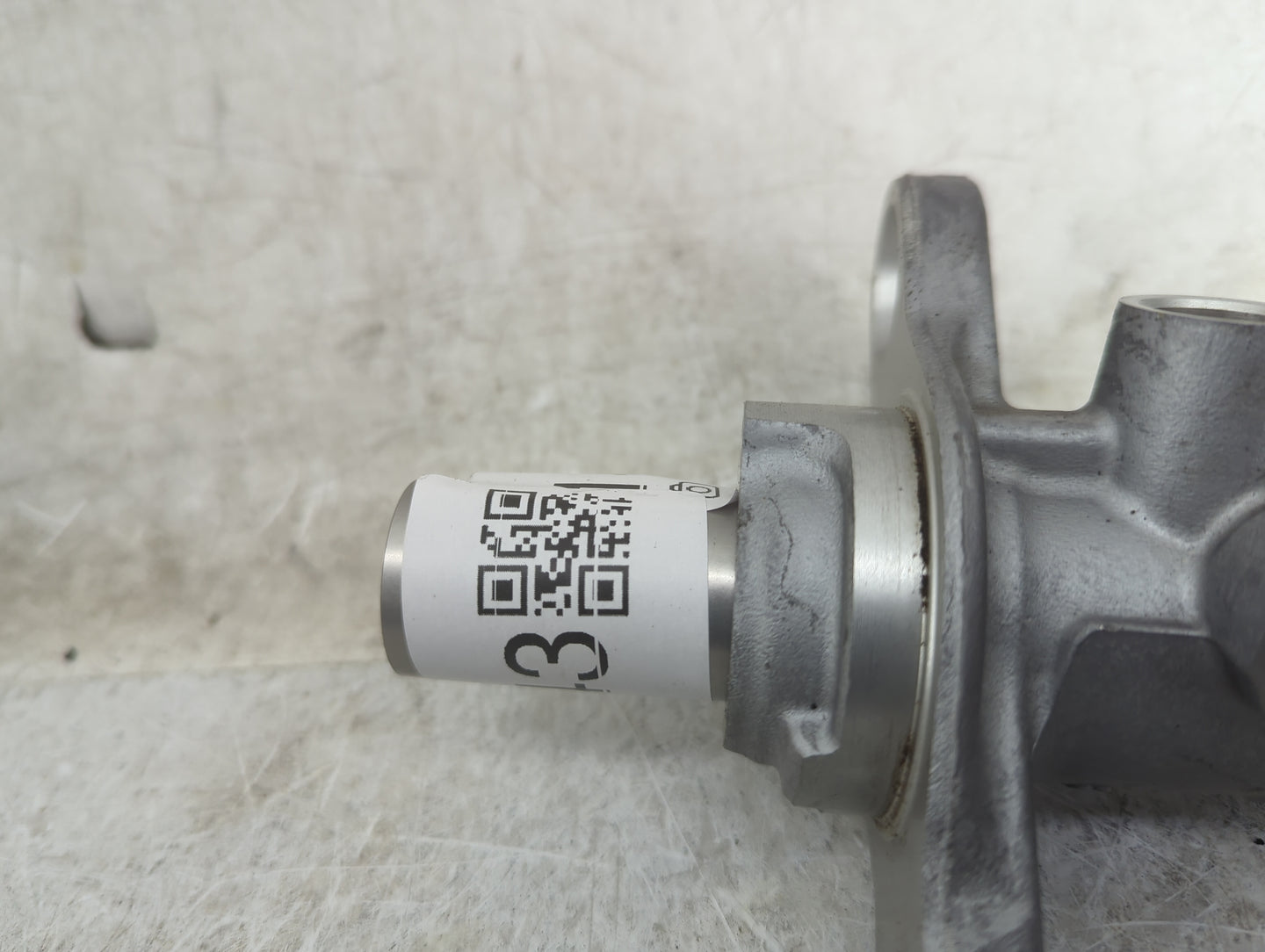 2016-2021 Chevrolet Malibu Brake Master Cylinder - Oemusedautoparts1.com