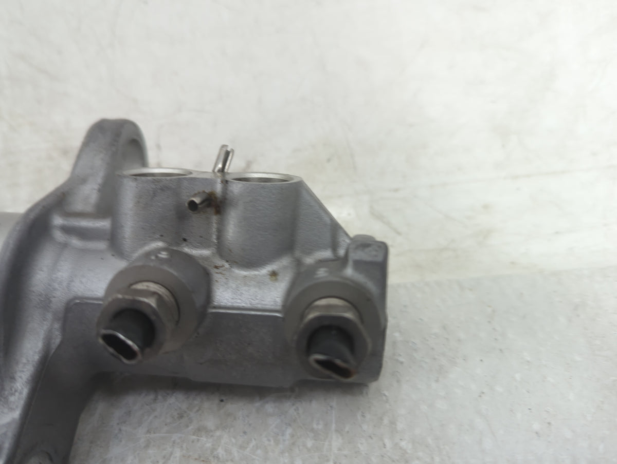 2016-2021 Chevrolet Malibu Brake Master Cylinder 1451143 - Oemusedautoparts1.com
