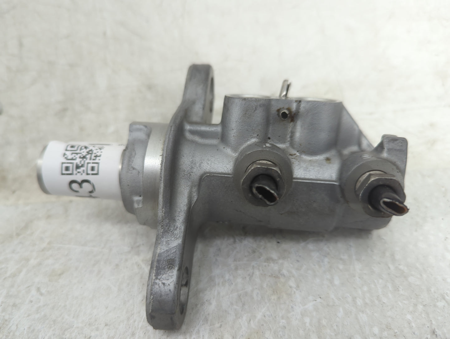 2016-2021 Chevrolet Malibu Brake Master Cylinder - Oemusedautoparts1.com