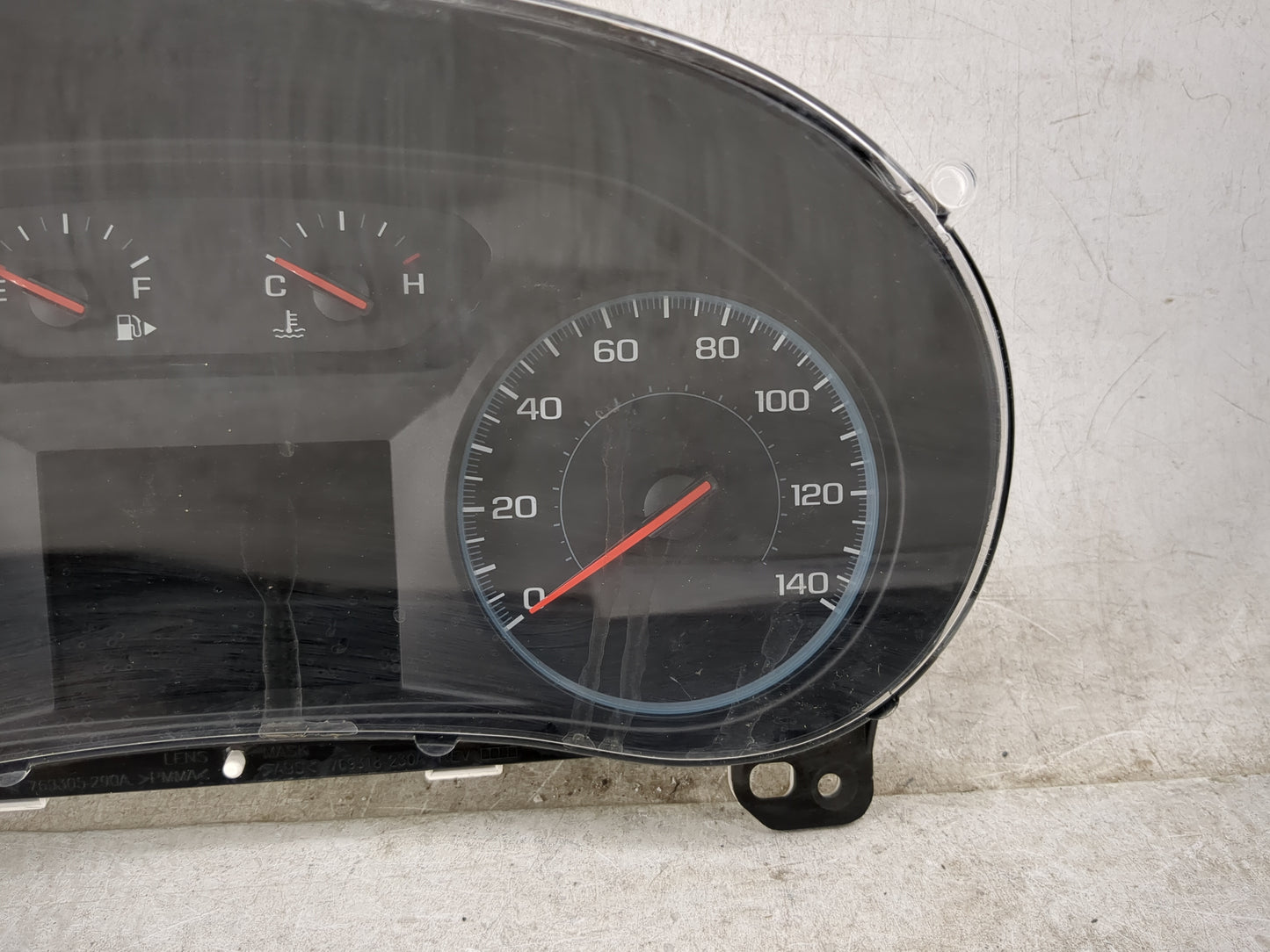 2017-2018 Chevrolet Malibu Instrument Cluster Speedometer Gauges P/N:84451585 Miles: Fits Fits 2017 2018 OEM Used Auto Parts