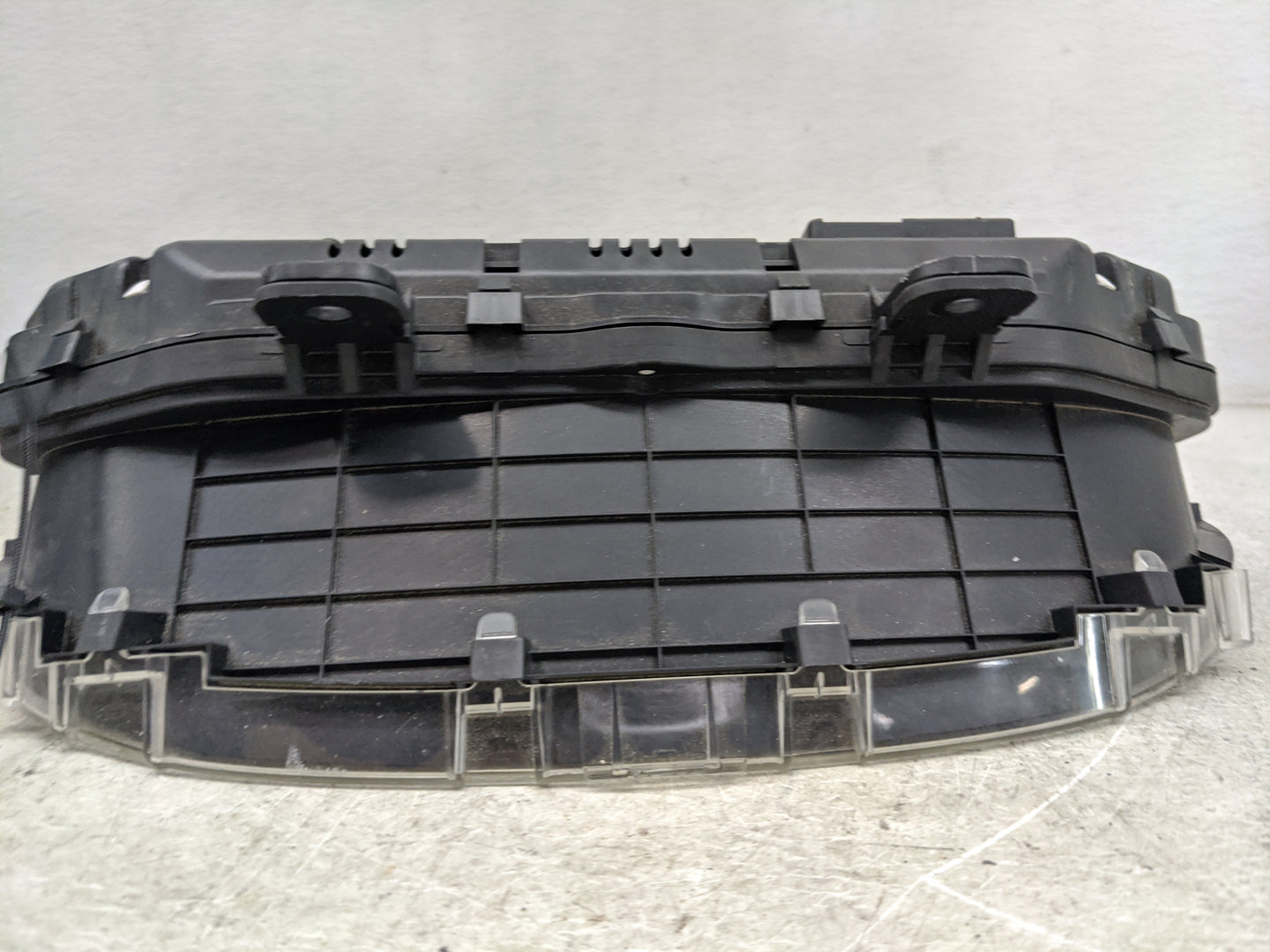 2017-2018 Chevrolet Malibu Instrument Cluster Speedometer Gauges P/N:84141852 GM-00Y-10-MR-CDDD Miles:91K Fits Fits 2017 201