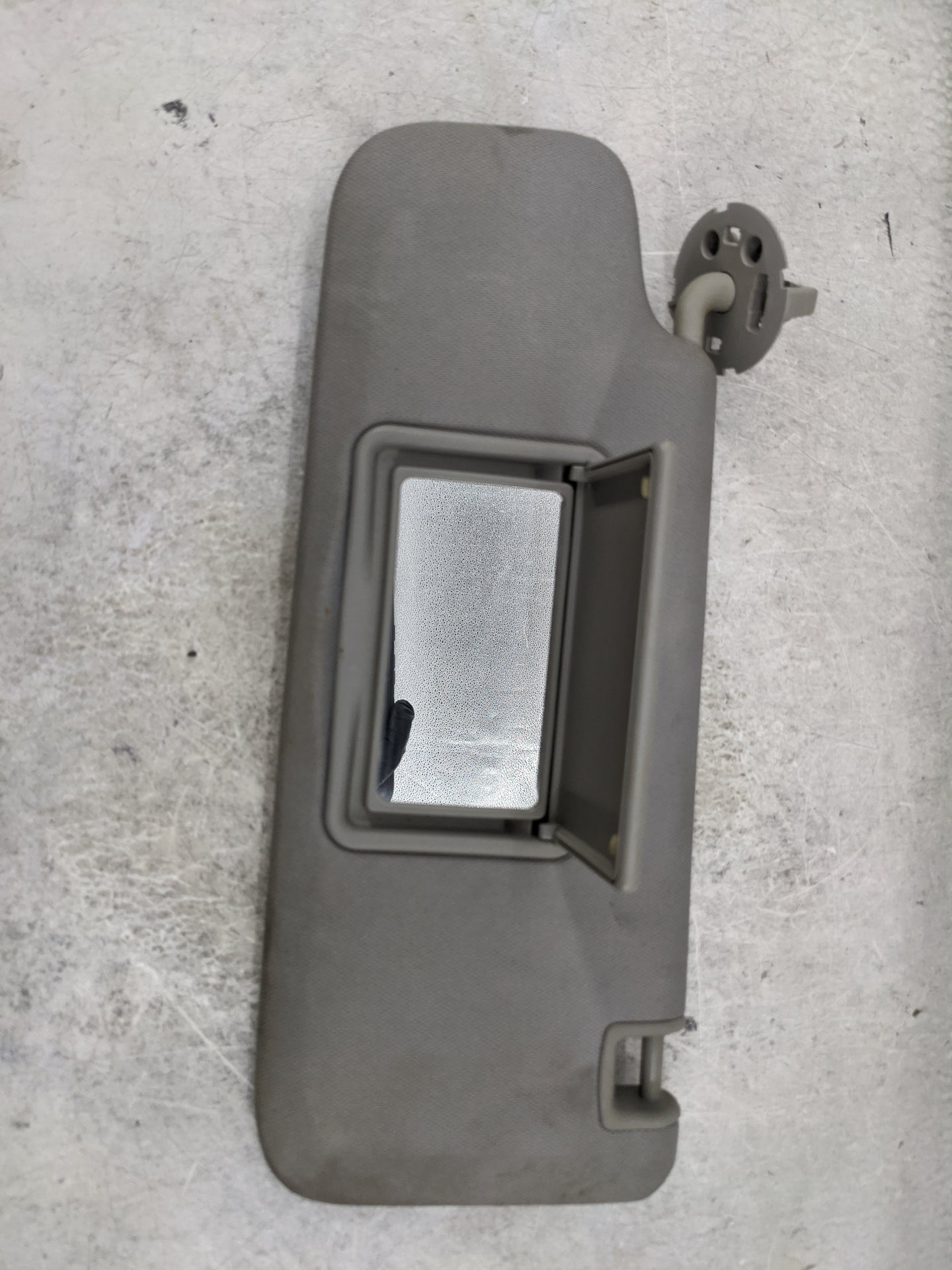 2016-2021 Chevrolet Malibu Sun Visor Shade Replacement Driver Left Mirror Fits Fits 2016 2017 2018 2019 2020 2021 OEM Used A