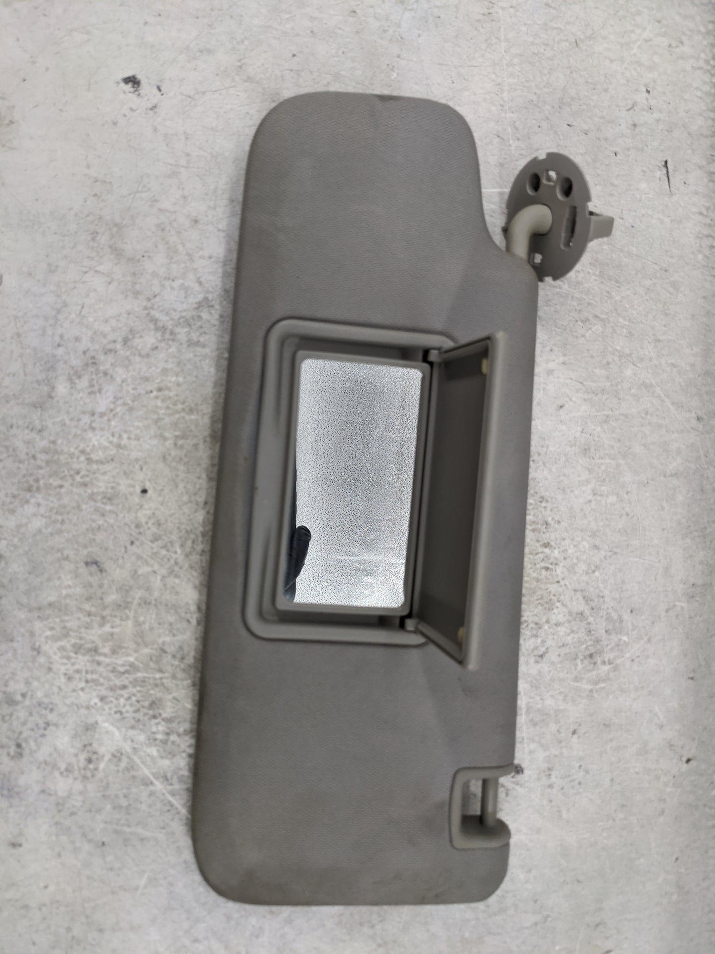 2016-2021 Chevrolet Malibu Sun Visor Shade Replacement Driver Left Mirror Fits Fits 2016 2017 2018 2019 2020 2021 OEM Used A