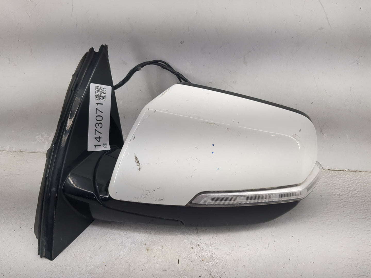 2016-2018 Chevrolet Malibu Driver Side View Mirror - Left Door Mirror OEM Used - Oemusedautoparts1.com