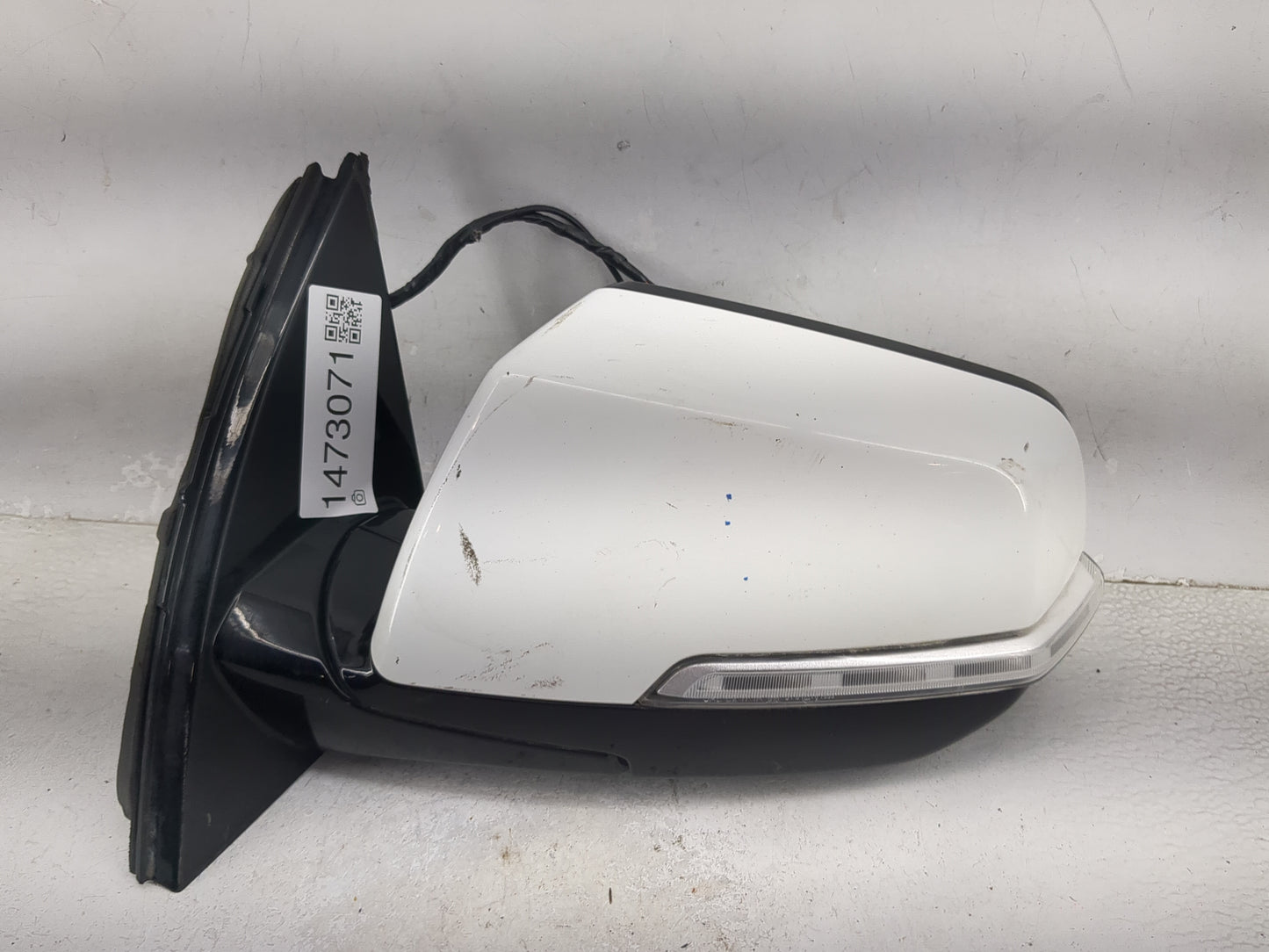 2016-2018 Chevrolet Malibu Driver Side View Mirror - Left Door Mirror OEM Used - Oemusedautoparts1.com
