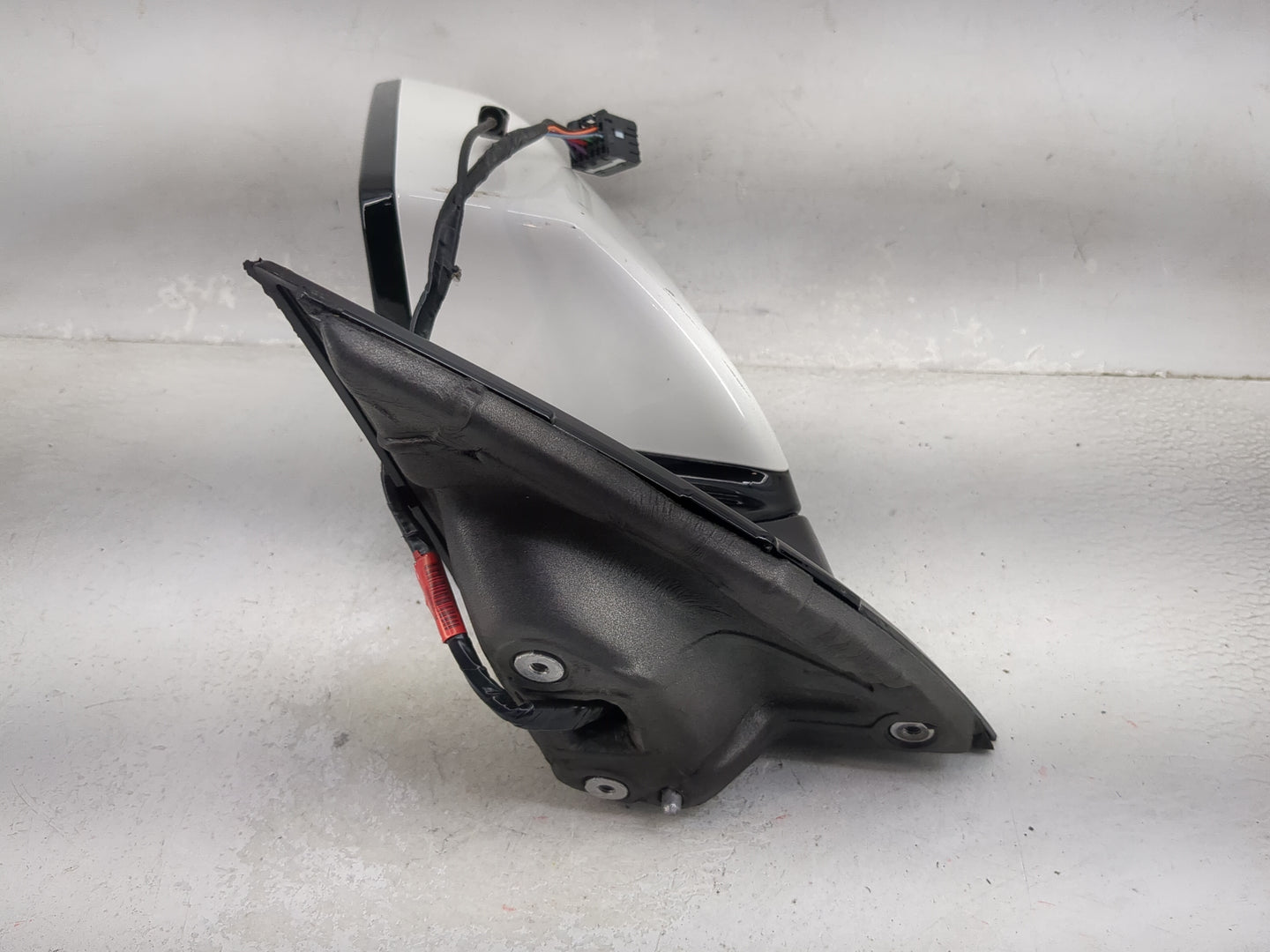 2016-2018 Chevrolet Malibu Driver Side View Mirror - Left Door Mirror OEM Used - Oemusedautoparts1.com