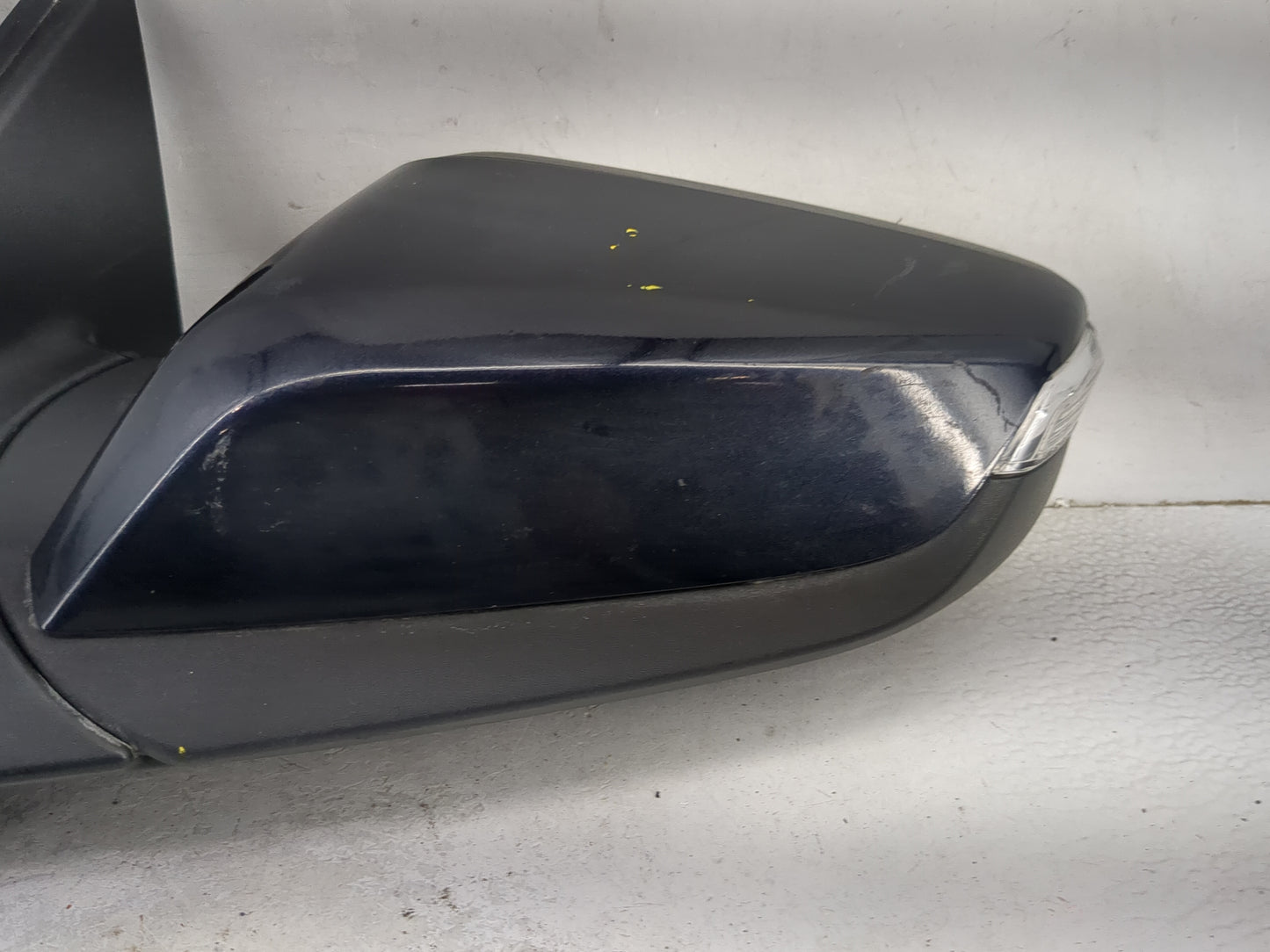 2016-2018 Chevrolet Malibu Driver Side View Mirror - Left Door Mirror OEM Used - Oemusedautoparts1.com