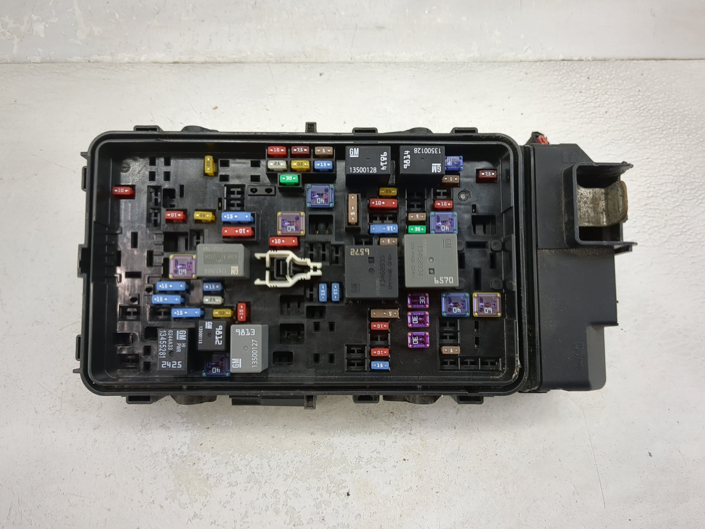 2019 Chevrolet Malibu Fusebox Fuse Box Panel Relay Module P/N:13500128 13500127, 84144636, 13468935, 13455281 Fits OEM Used 