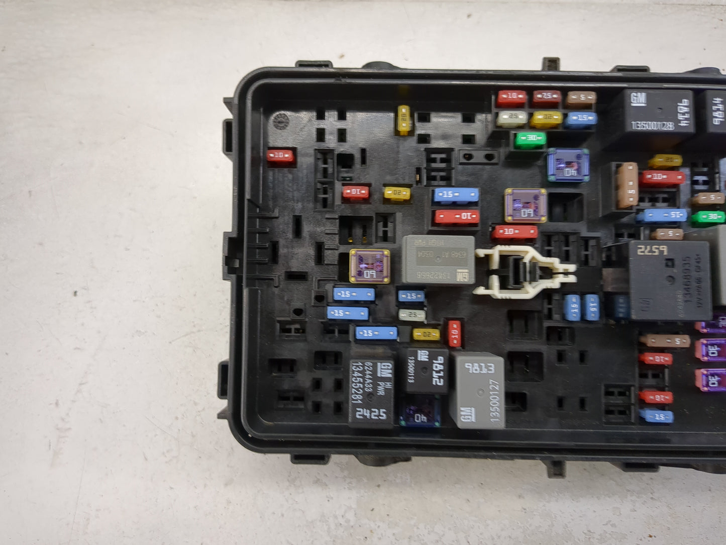 2019 Chevrolet Malibu Fusebox Fuse Box Panel Relay Module P/N:13500128 13500127, 84144636, 13468935, 13455281 Fits OEM Used 