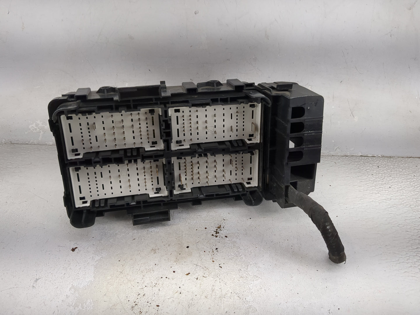 2019 Chevrolet Malibu Fusebox Fuse Box Panel Relay Module P/N:13500128 13500127, 84144636, 13468935, 13455281 Fits OEM Used 