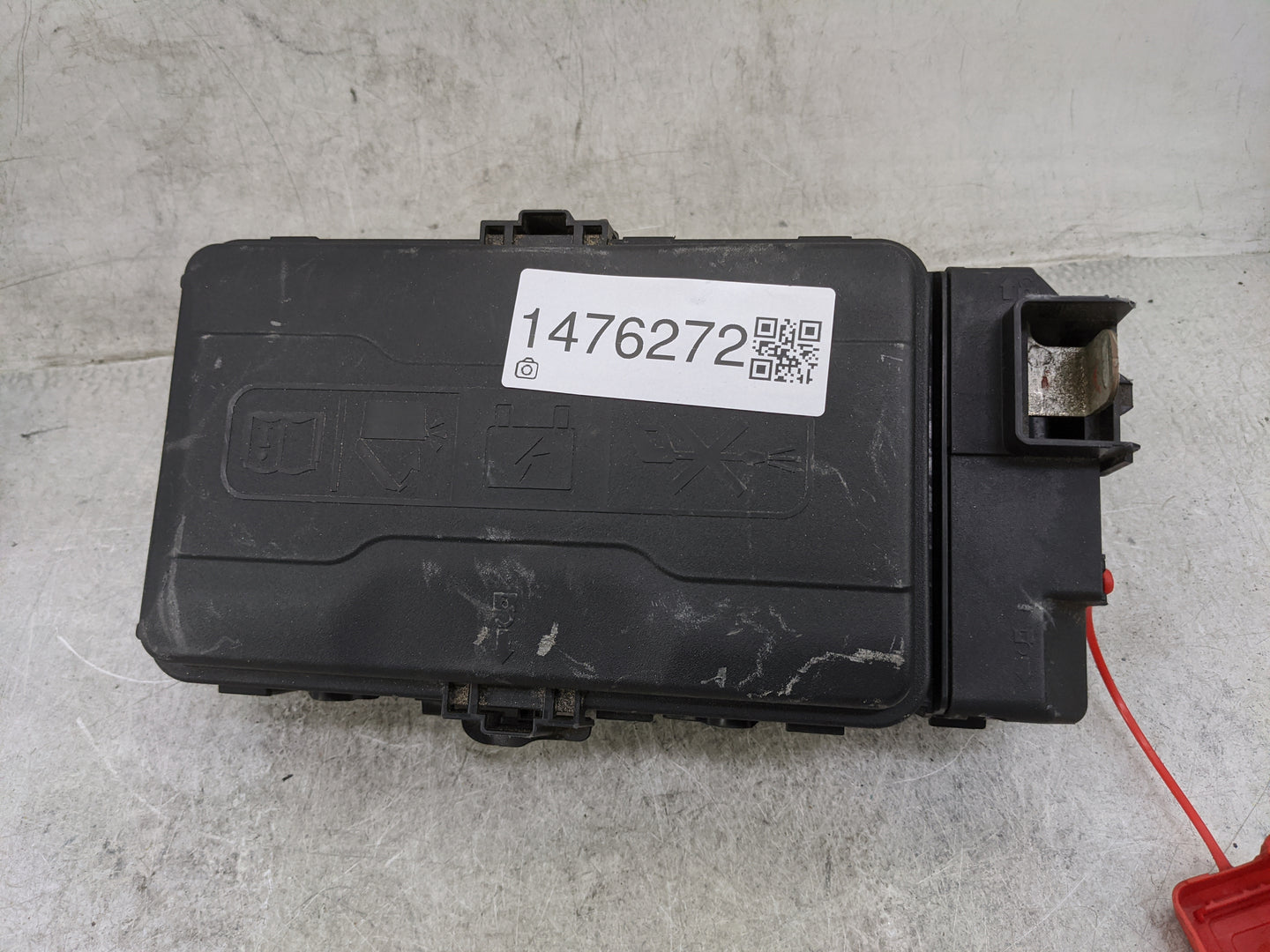2017-2018 Chevrolet Malibu Fusebox Fuse Box Panel Relay Module P/N:84144635_01 84144635 Fits Fits 2017 2018 OEM Used Auto Pa