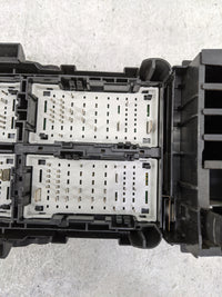 2017-2018 Chevrolet Malibu Fusebox Fuse Box Panel Relay Module P/N:84144635_01 84144635 Fits Fits 2017 2018 OEM Used Auto Pa
