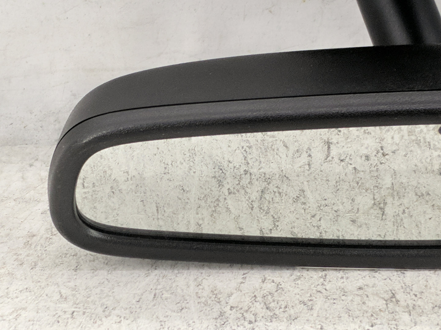 2017 Chevrolet Malibu Interior Rear View Mirror Replacement OEM P/N:E11 026140 GNTX-769 Fits OEM Used Auto Parts - Oemusedau