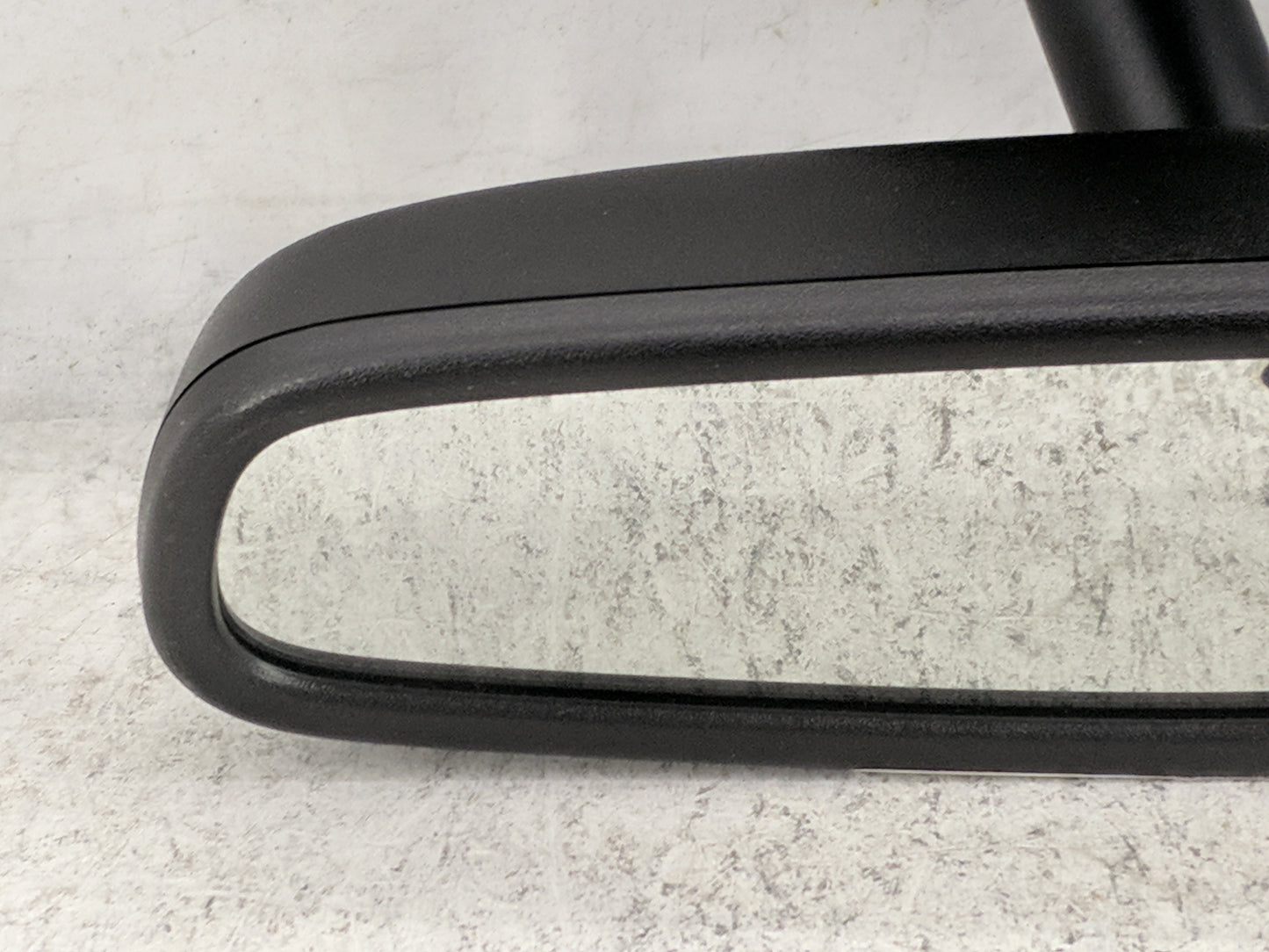 2017 Chevrolet Malibu Interior Rear View Mirror Replacement OEM P/N:E11 026140 GNTX-769 Fits OEM Used Auto Parts - Oemusedau