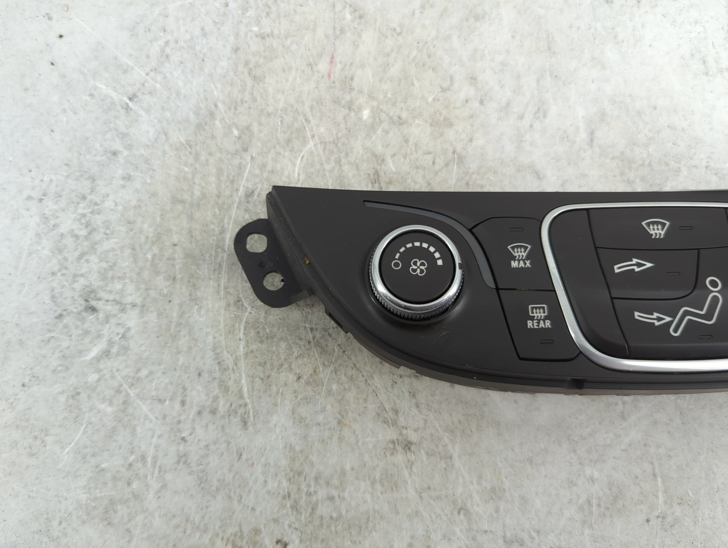 2016-2017 Chevrolet Malibu Climate Control Module Temperature AC/Heater Replacement P/N:QFGM4D4A 10R-051670 Fits Fits 2016 2