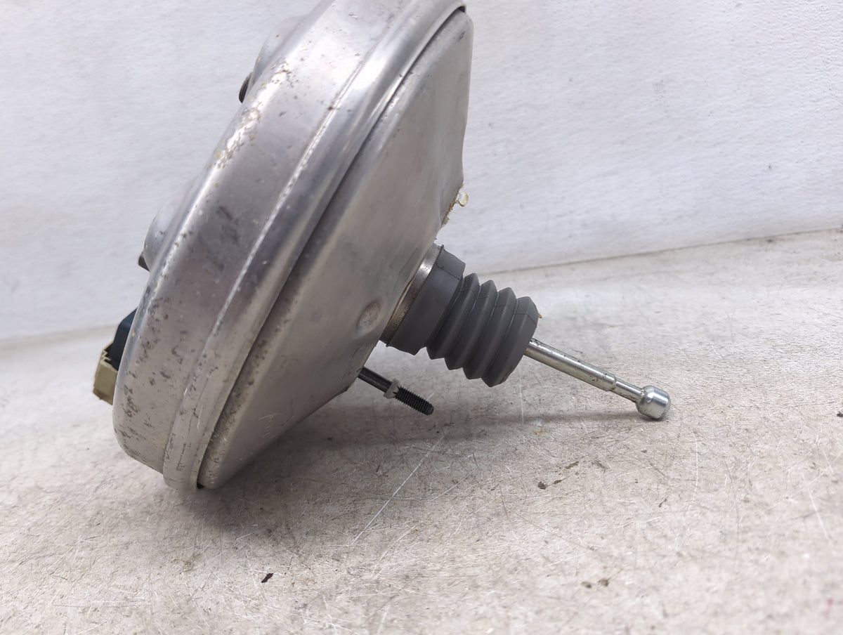 2016-2021 Chevrolet Malibu Power Brake Booster Oem 1489858 - Oemusedautoparts1.com