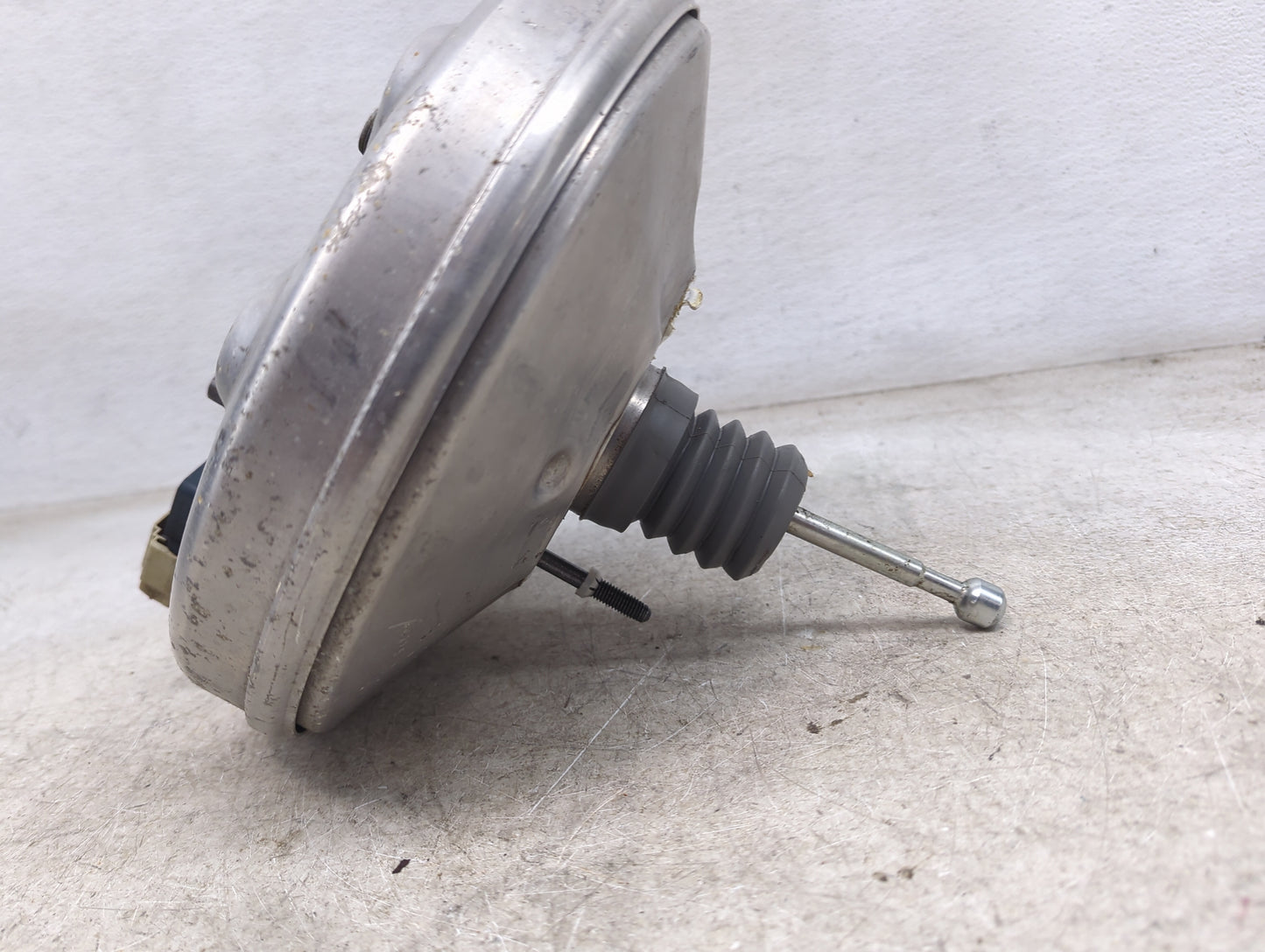 2016-2021 Chevrolet Malibu Power Brake Booster Oem 1489858 - Oemusedautoparts1.com