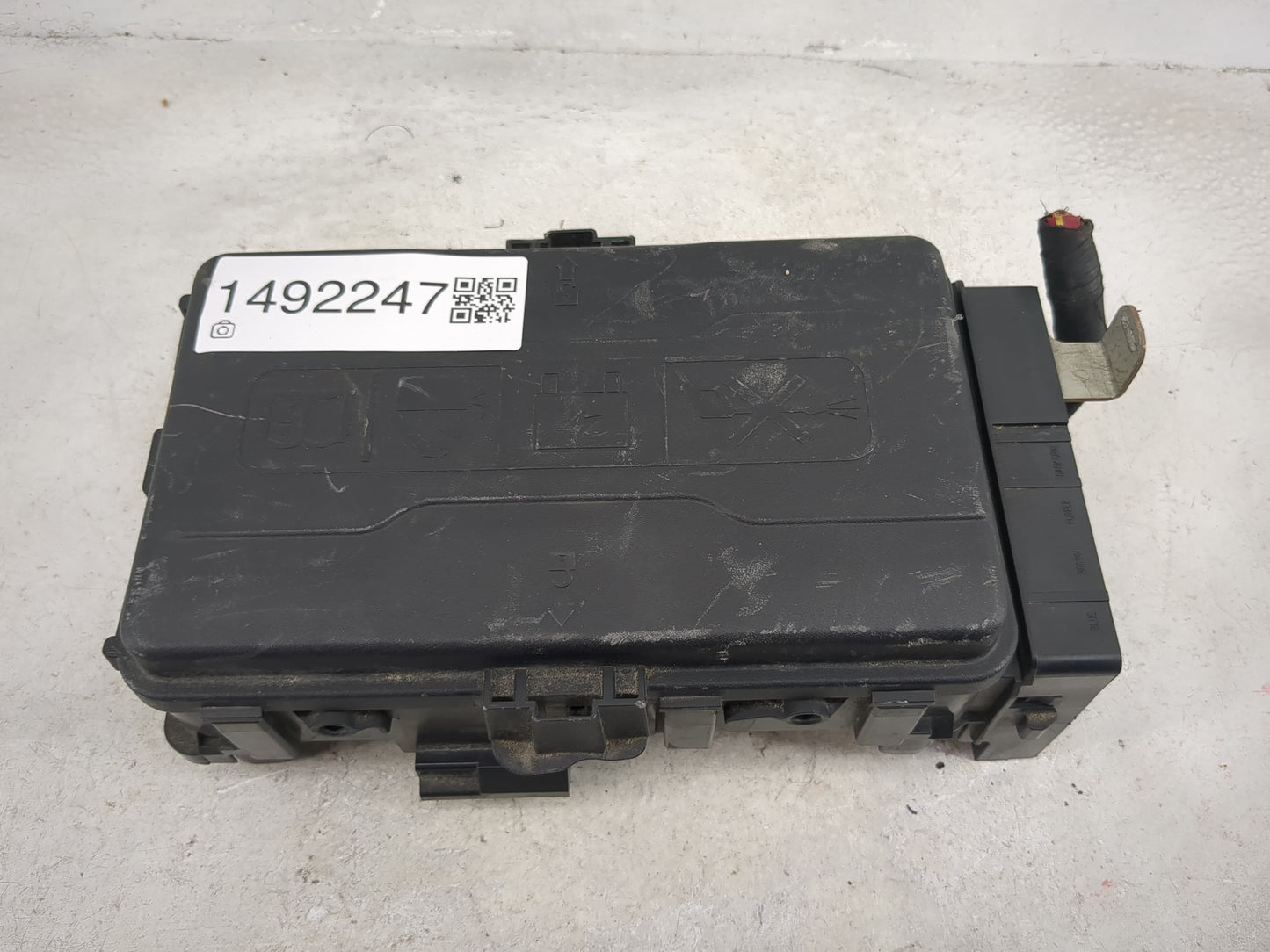 2016-2017 Chevrolet Malibu Fusebox Fuse Box Panel Relay Module P/N:13500128 13500127, 13500113, 13455281 Fits Fits 2016 2017