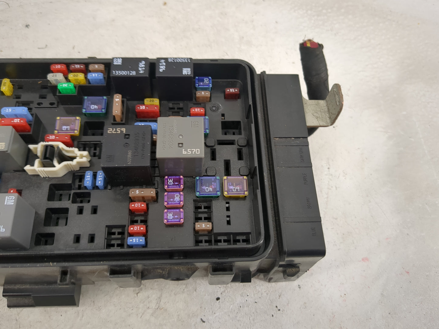 2016-2017 Chevrolet Malibu Fusebox Fuse Box Panel Relay Module P/N:13500128 13500127, 13500113, 13455281 Fits Fits 2016 2017
