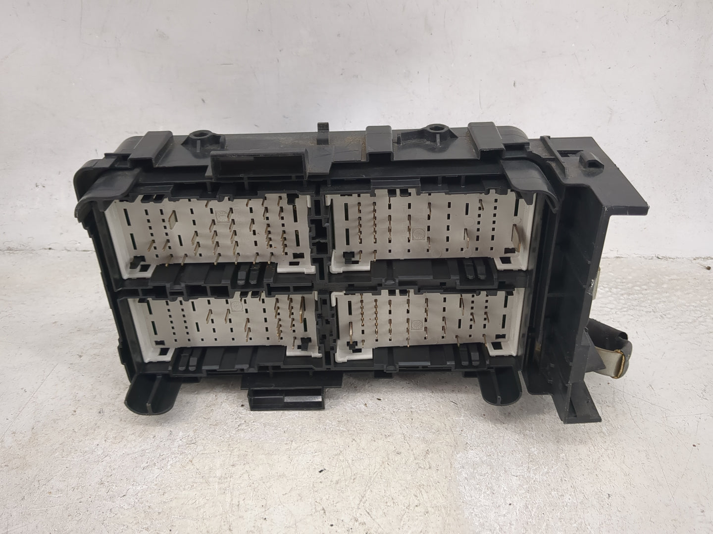2016-2017 Chevrolet Malibu Fusebox Fuse Box Panel Relay Module P/N:13500128 13500127, 13500113, 13455281 Fits Fits 2016 2017