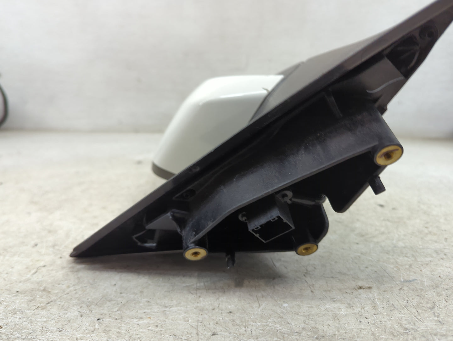 2016-2018 Chevrolet Malibu Driver Side View Mirror - Left Door Mirror OEM Used - Oemusedautoparts1.com