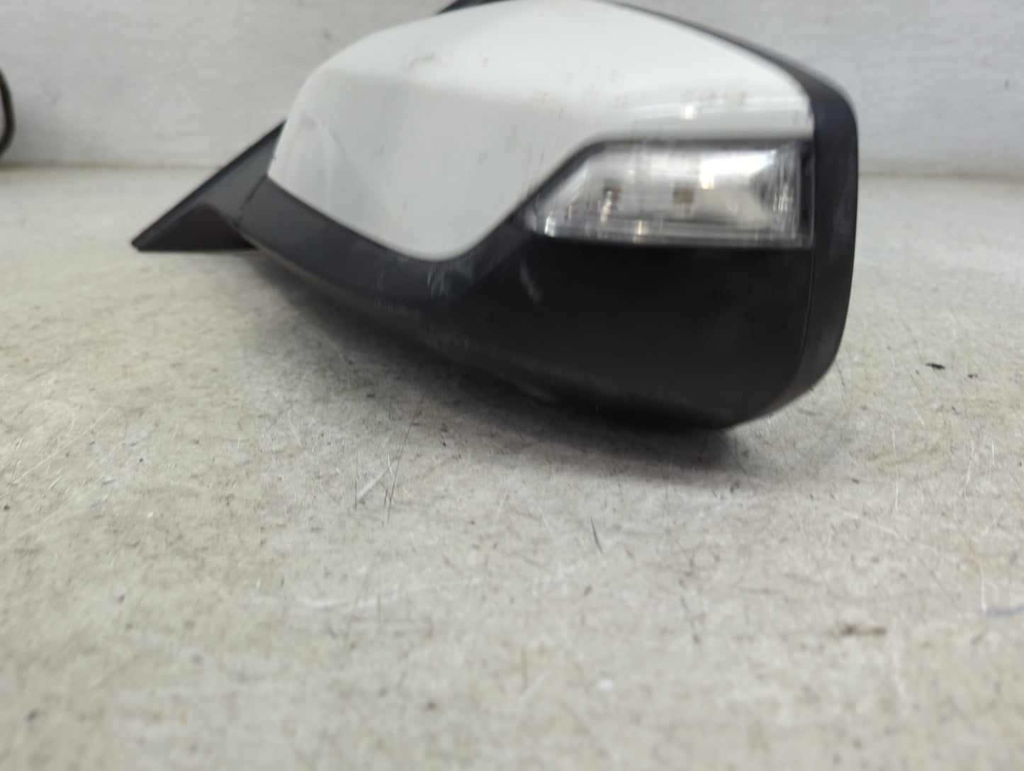 2016-2018 Chevrolet Malibu Driver Side View Mirror - Left Door Mirror OEM Used - Oemusedautoparts1.com